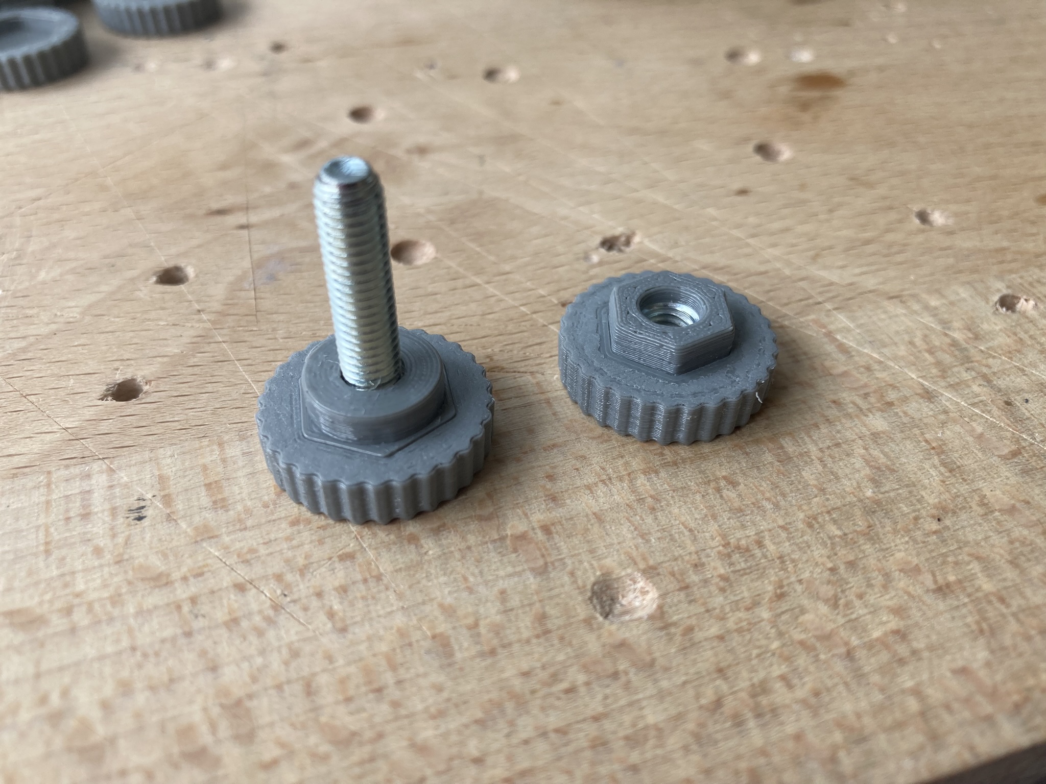 Steel thumb bolt