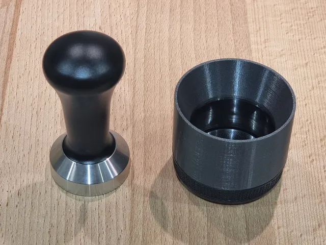 Coffejack funnel with tamper support