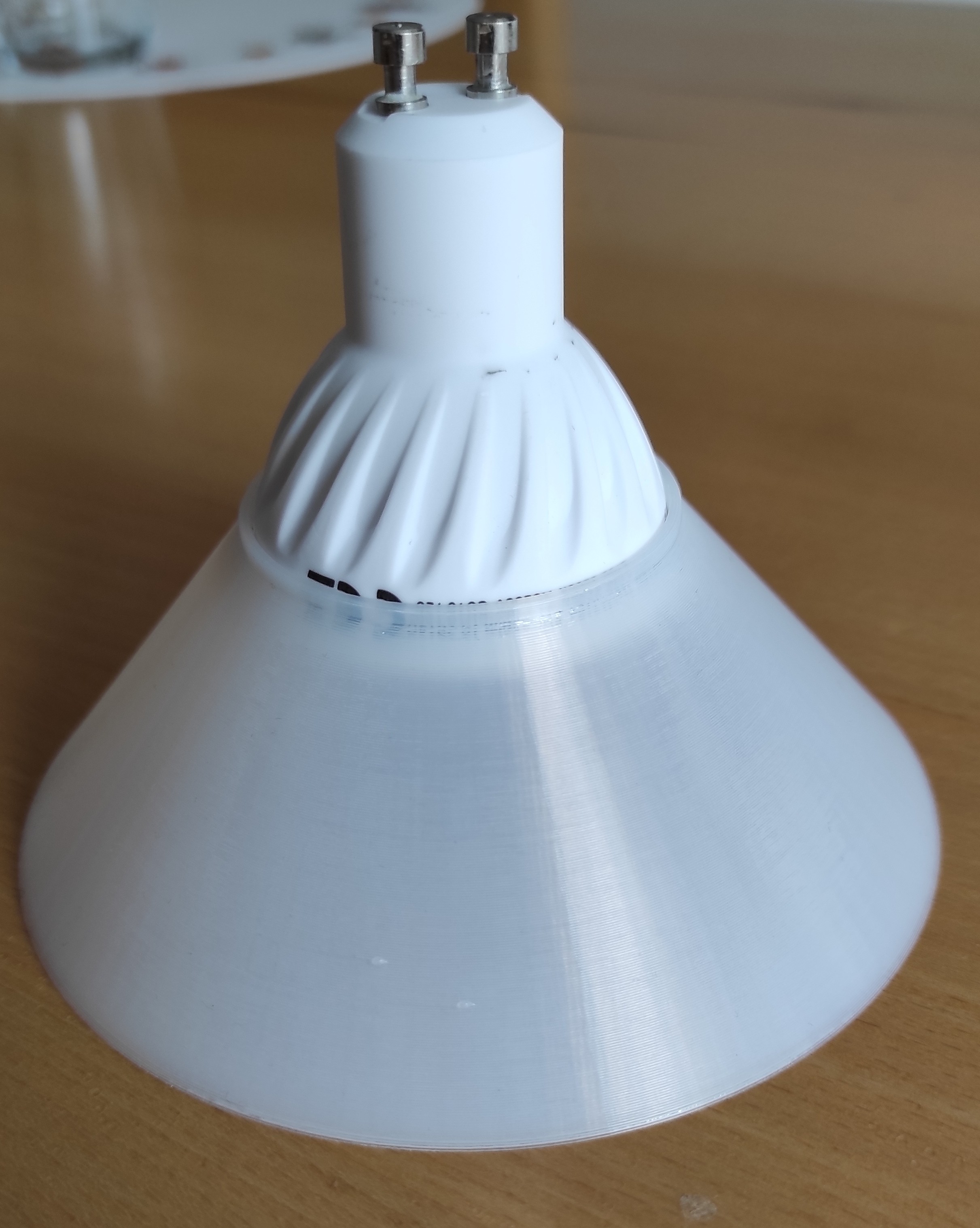 Lampenschirm für GU10 und MR16 LED Leuchtmittel / Lampshade for GU10 and MR16 LED bulbs