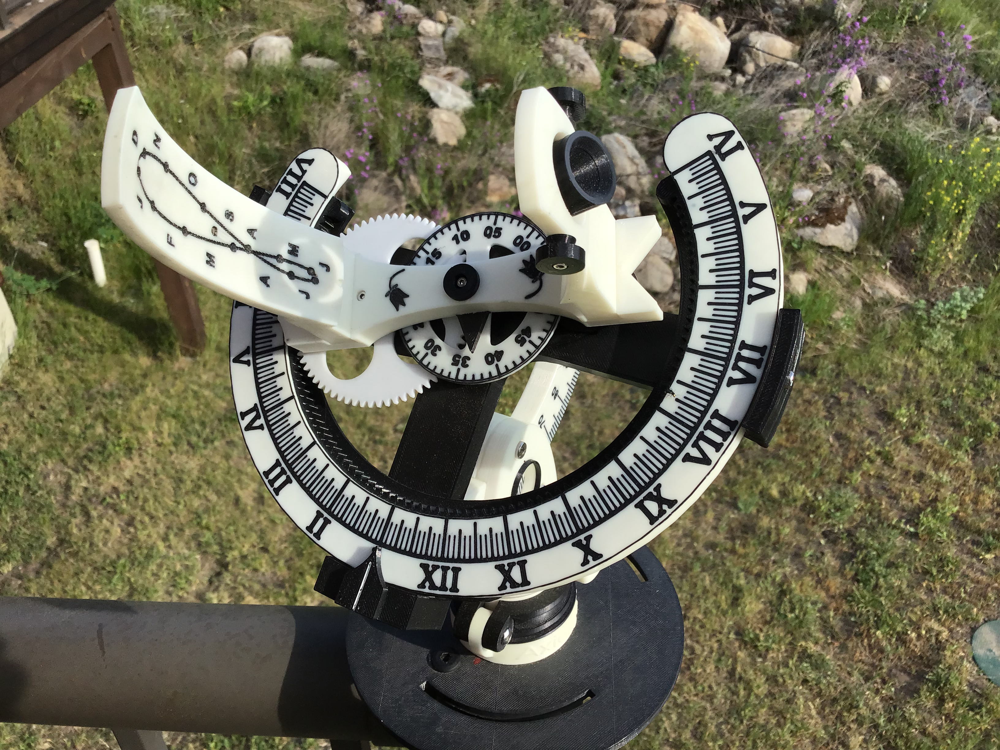 Super Accurate Heliochronometer Sundial - 2025