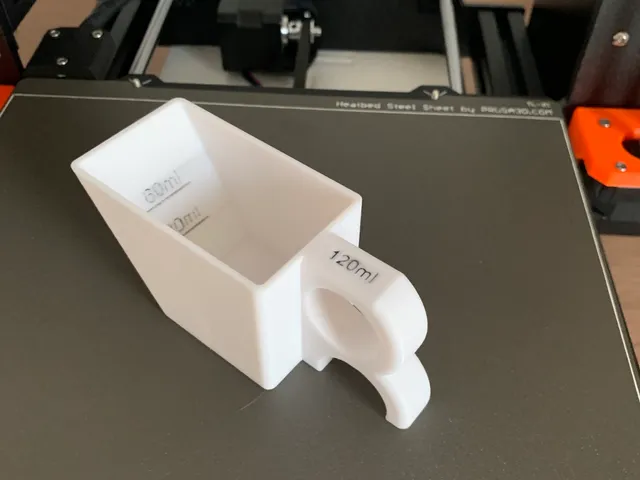 Laundry Scoop with ml indicators