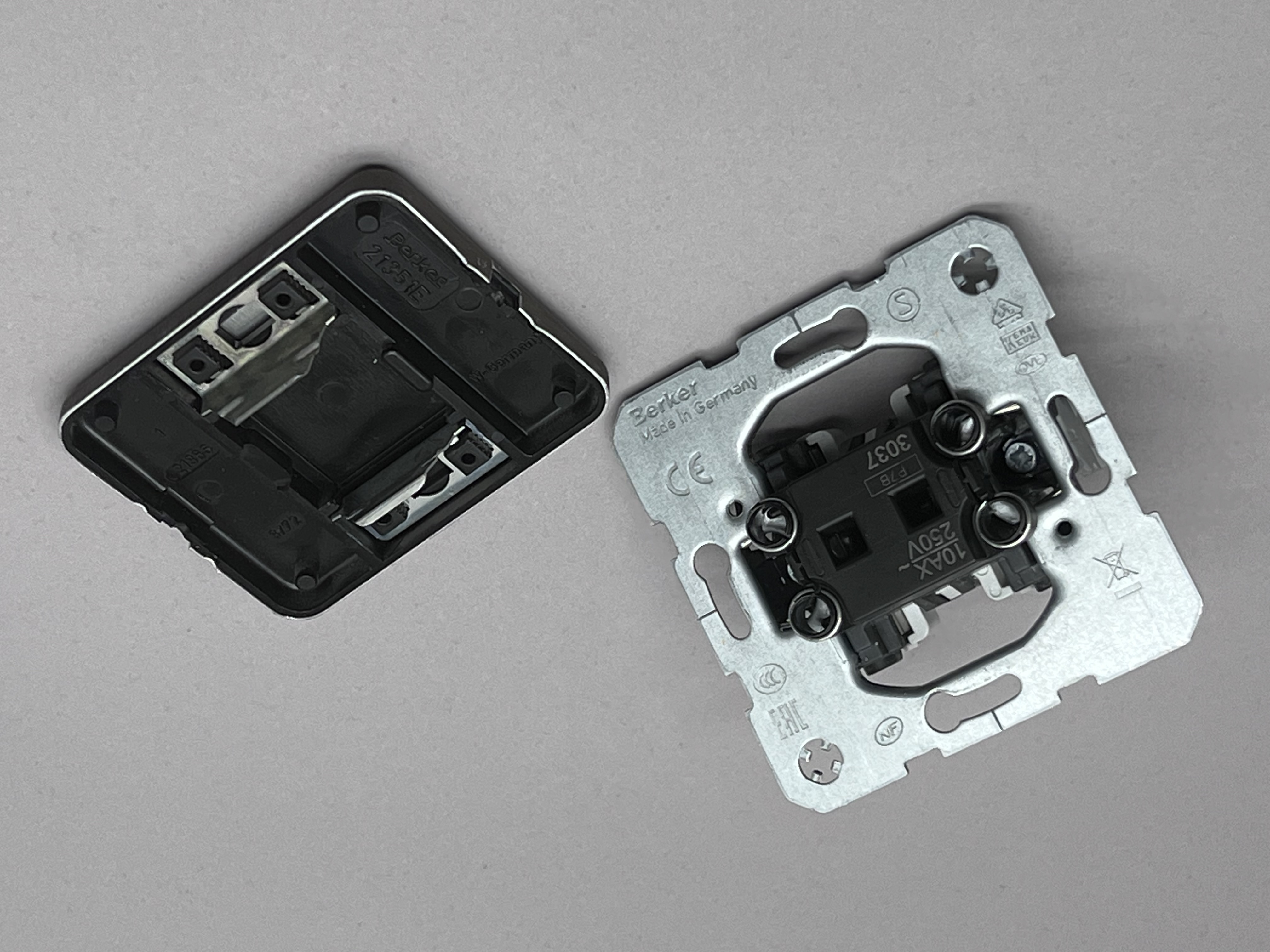 Berker Adapterwippe für Metall-Schalterserie "Modul MB" auf aktuelle UP-Schalter