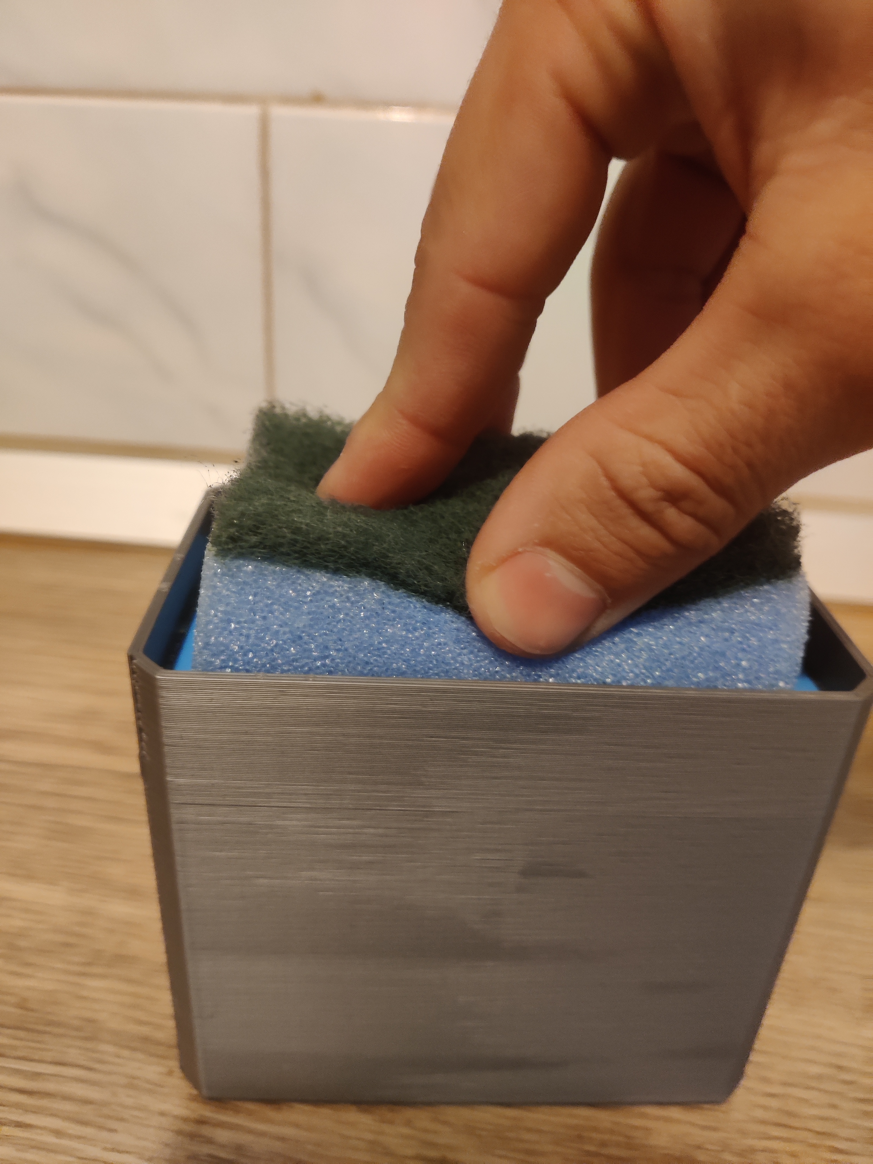 Miniatura 2 do modelo 3D Automatic Sponge Soap / Detergent Dispenser