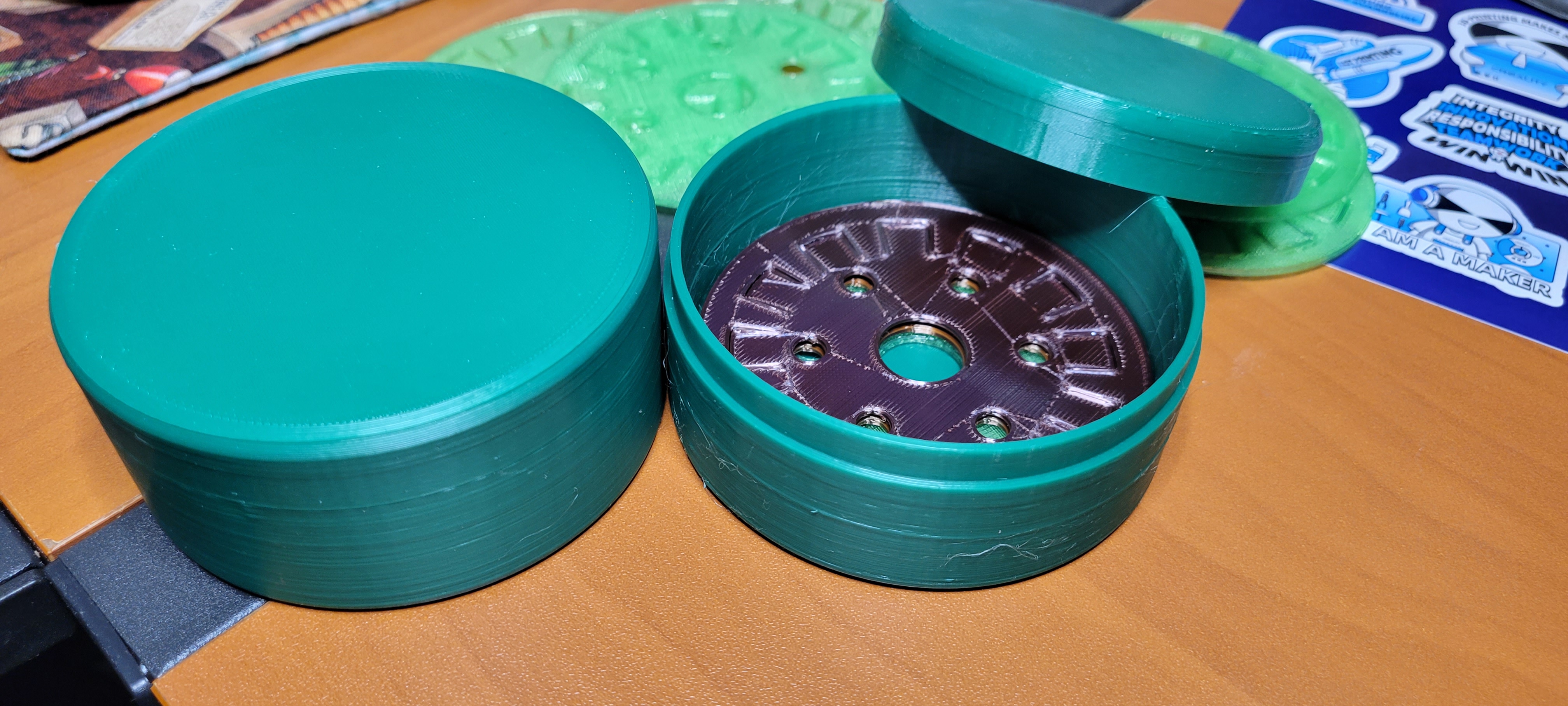 Round Box with Lid