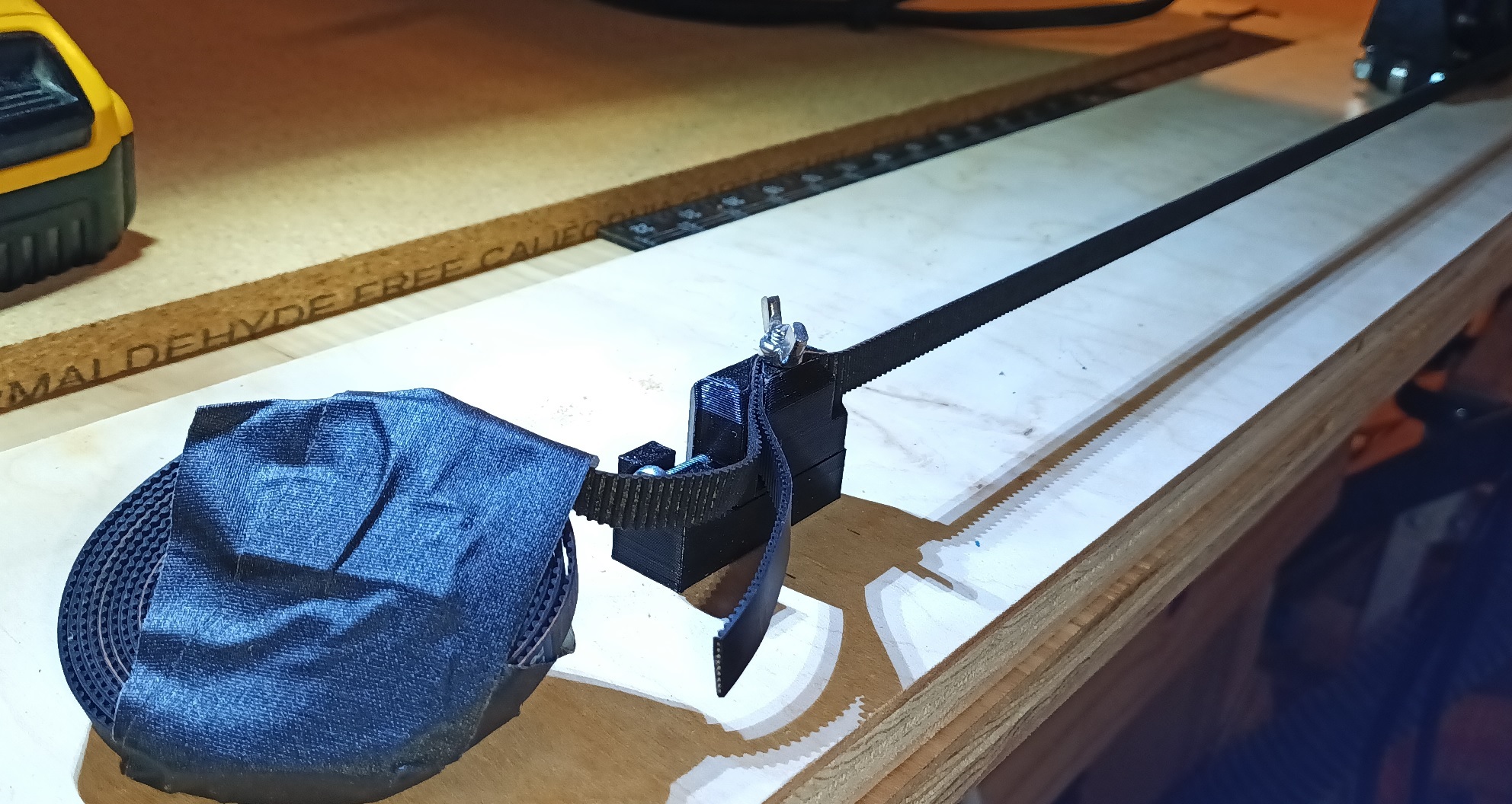 V1E LowRider 3 - Mid Belt Y Tensioner Block