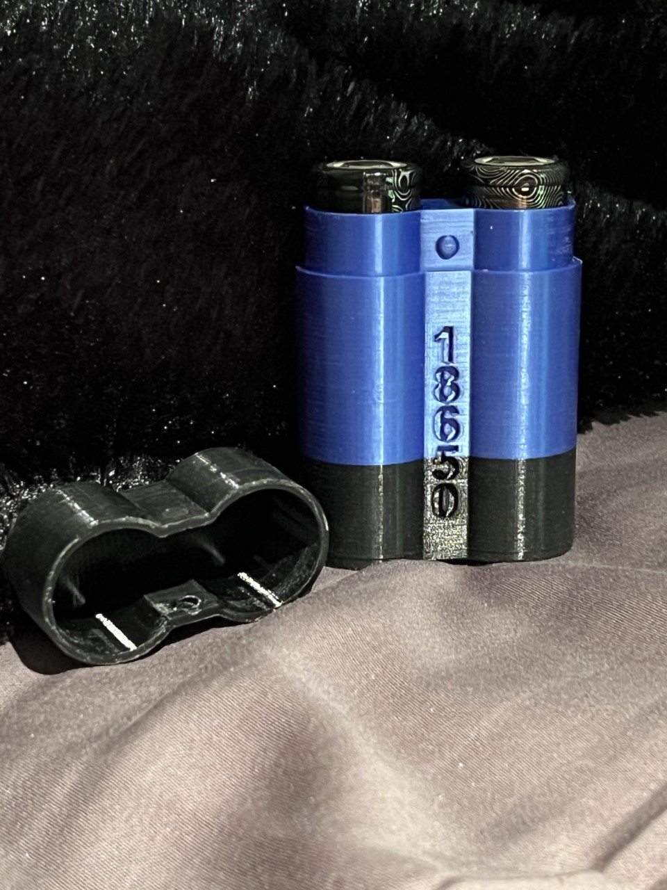 Miniatura 2 do modelo 3D 18650 battery case