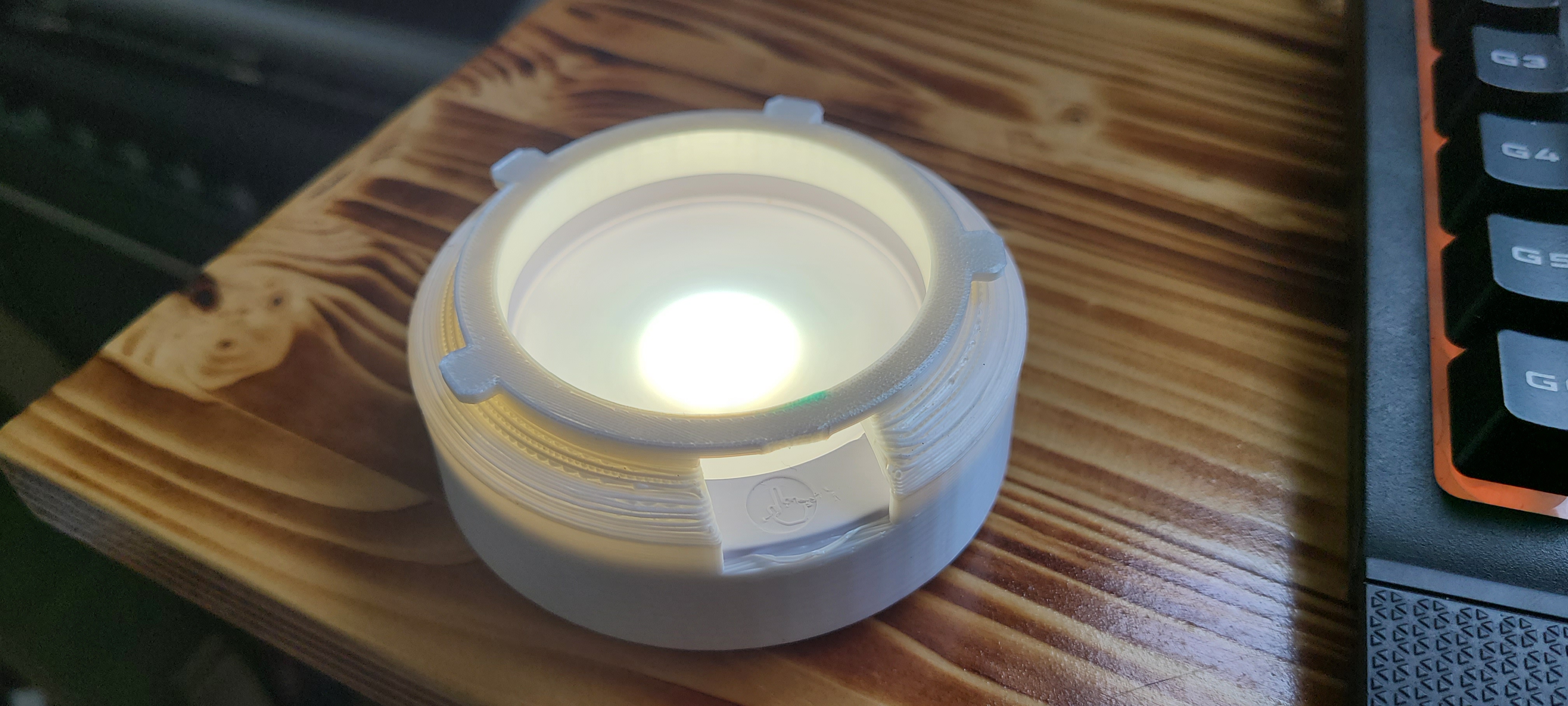 Miniatura 3 do modelo 3D Moon Lamp Puck Light Base
