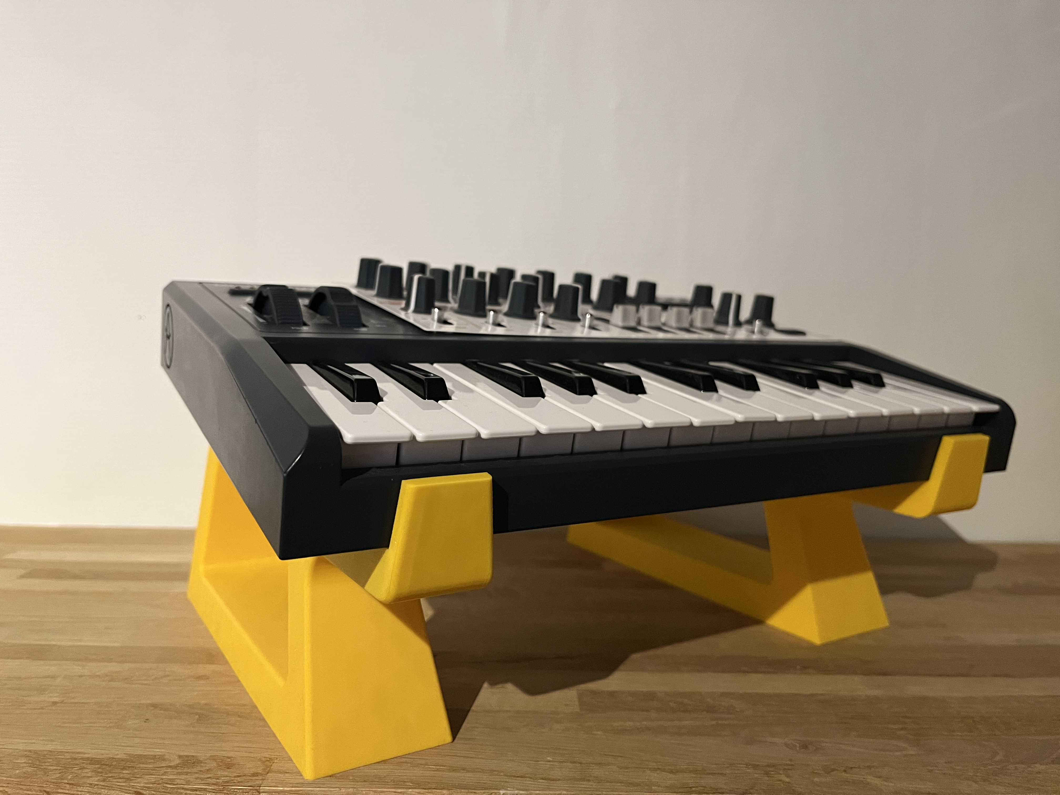 Arturia Microbrute Stand