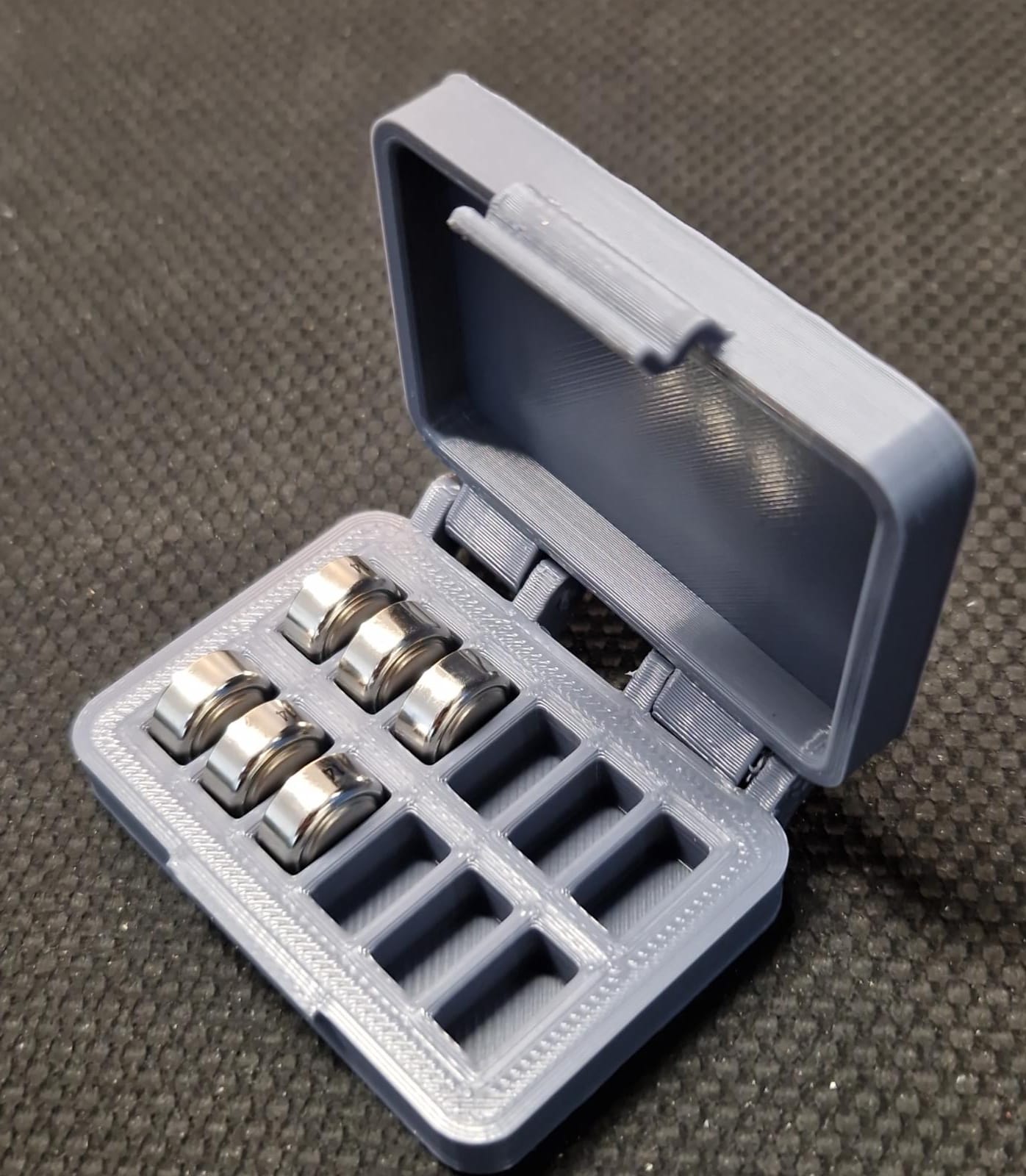 Batterycase for 12 LR44 / V13GA / AG13 / KA76 / LR44H / GPA76 / L1154