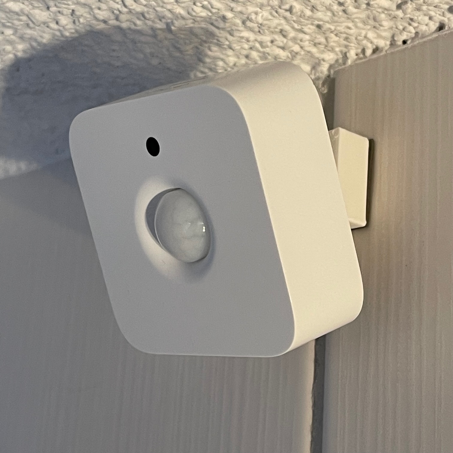 Hue Motion Sensor - Mount for double sided tape by vmLOGIC | Download ...