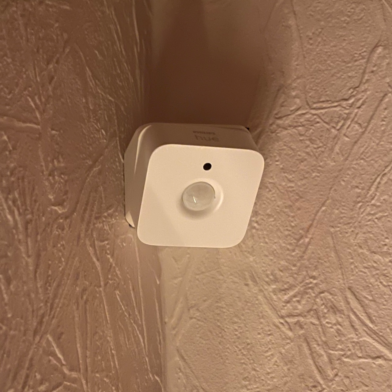 Hue Motion Sensor Corner Mount by Volker Download free