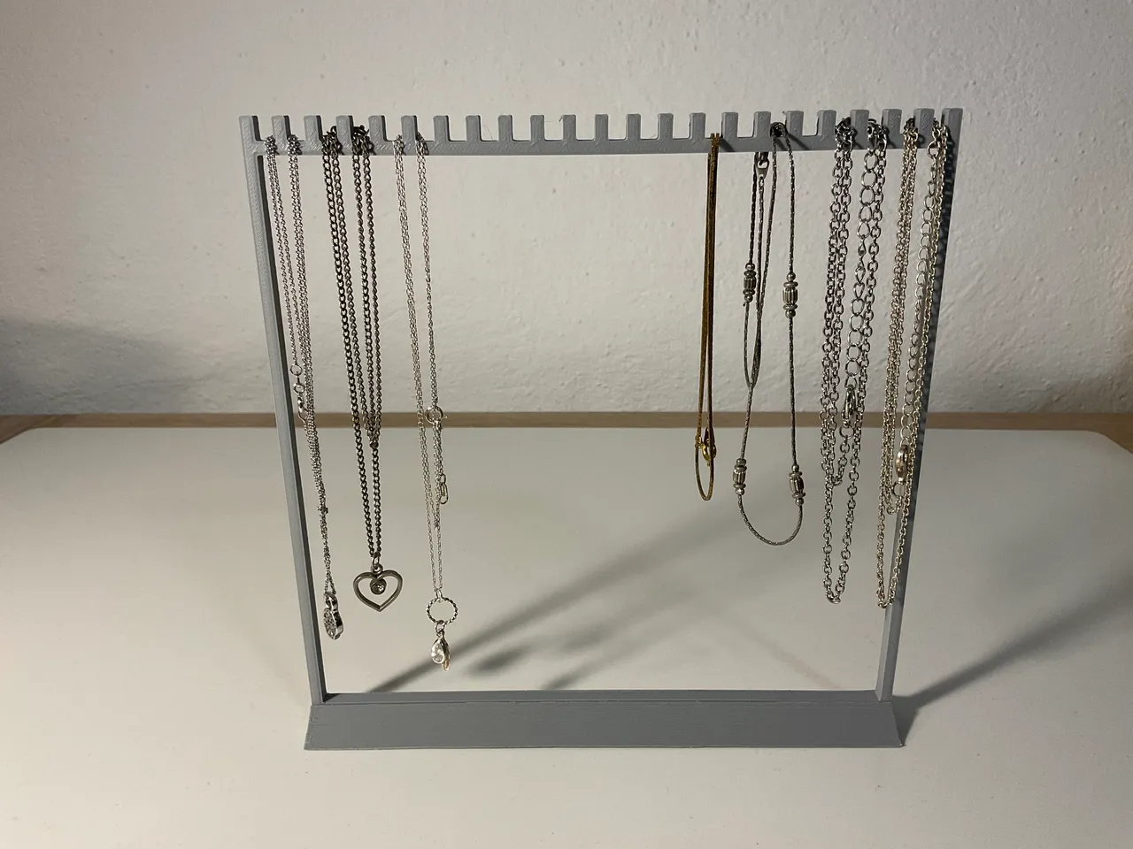 Jewelry stand deals for long necklaces