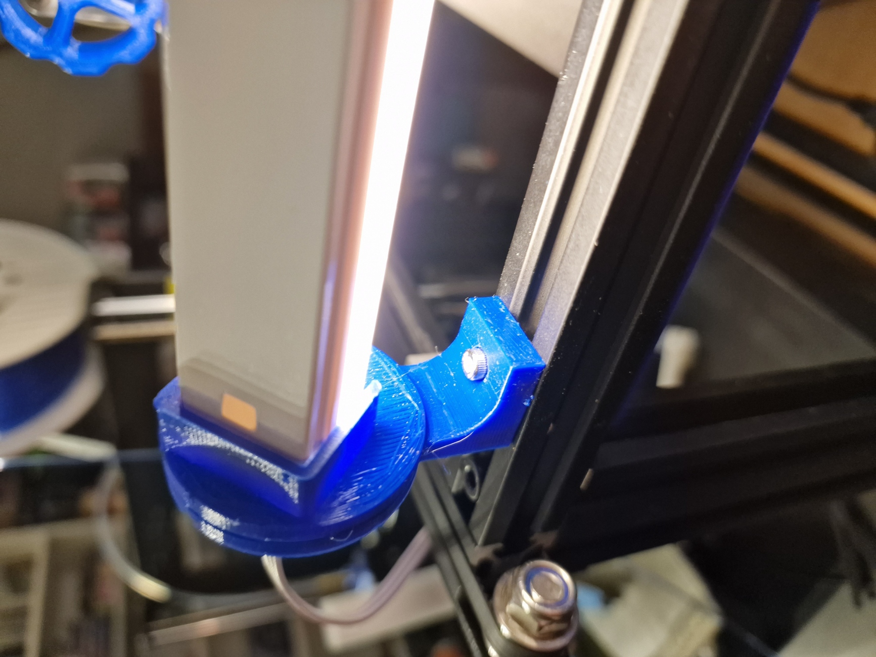 Another (adjustable) LED bar holder by JoRo Download free STL model