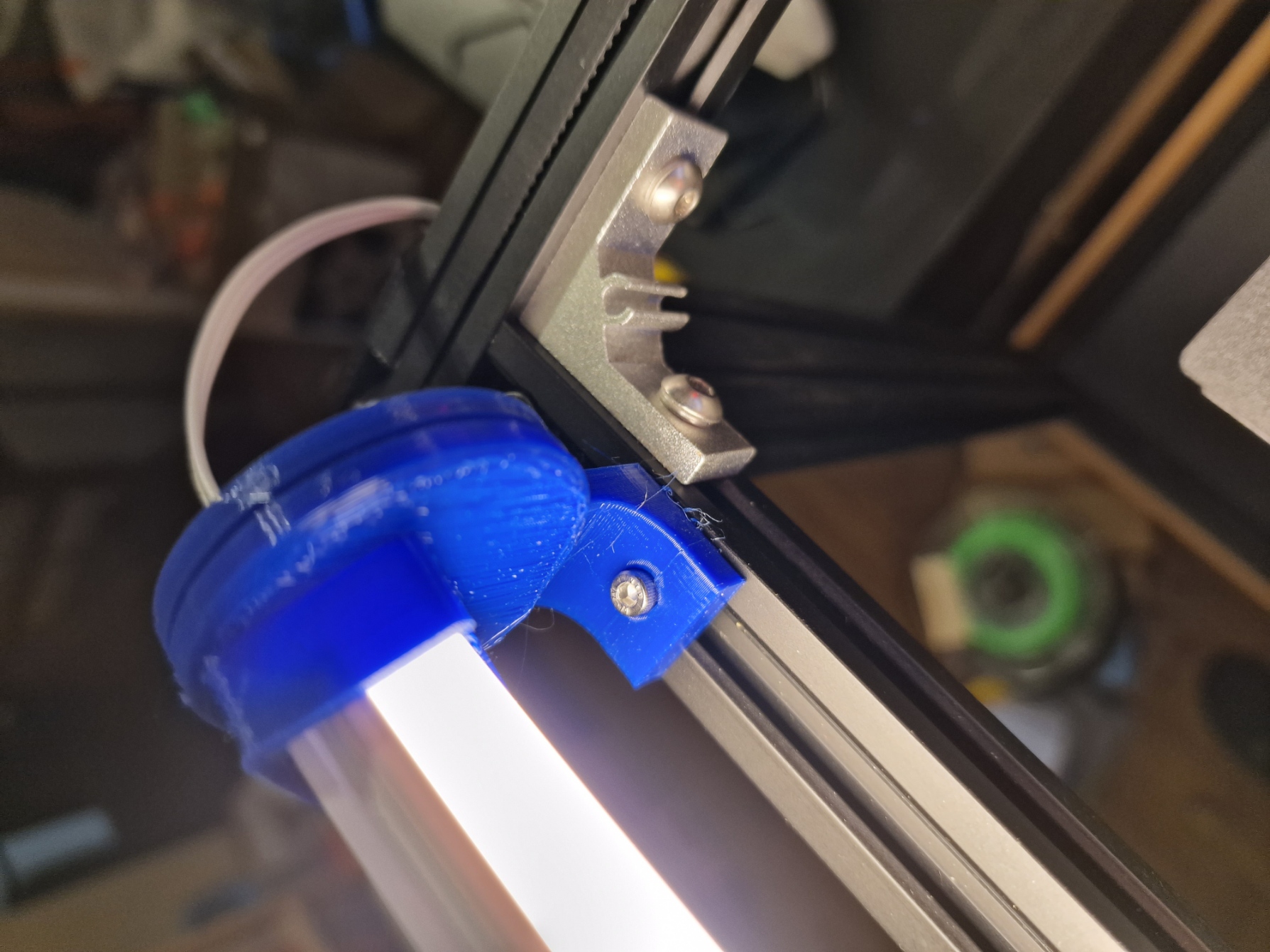 Another (adjustable) LED bar holder by JoRo Download free STL model