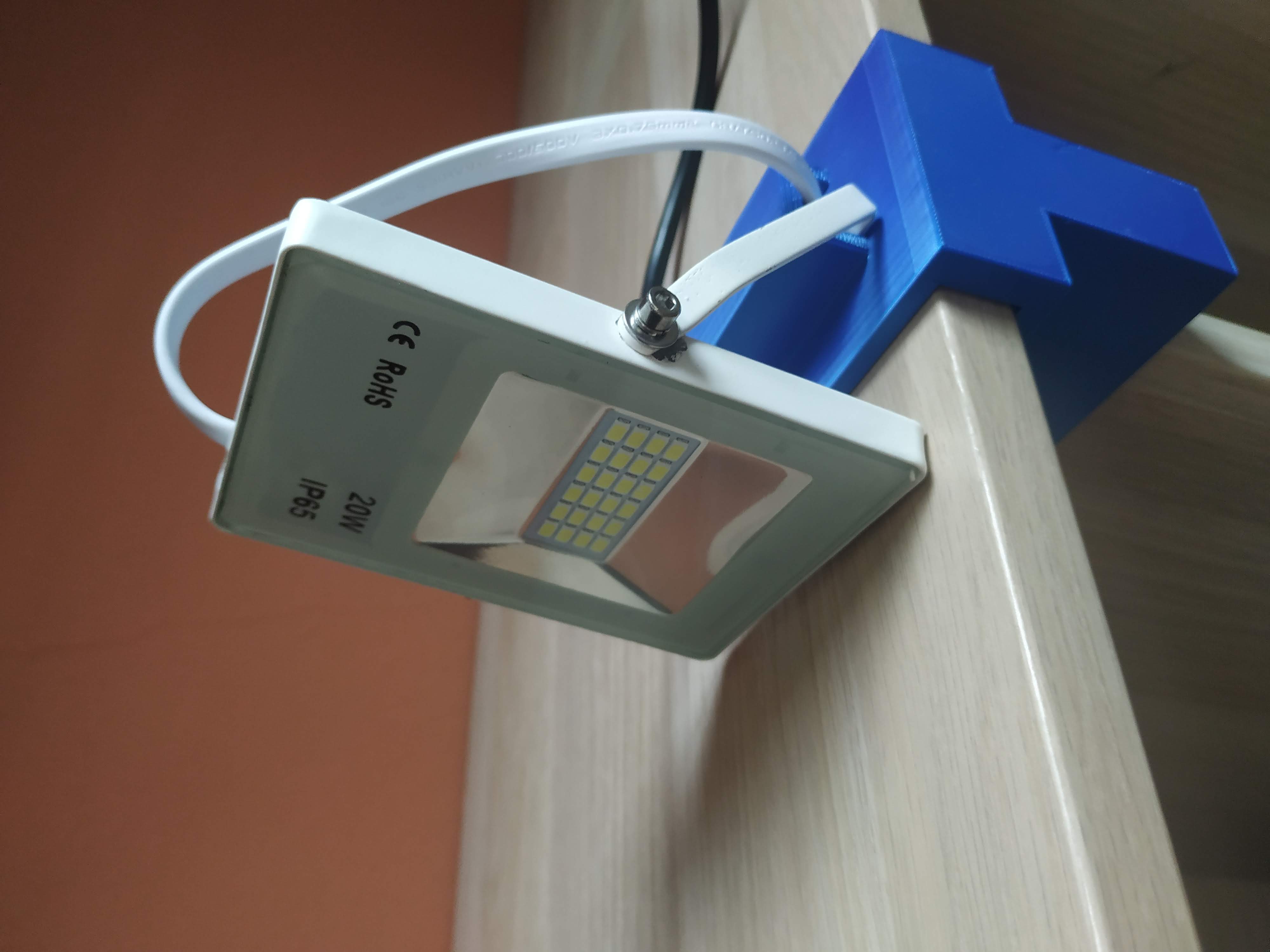 Led lamp holder for ikea cabinet / Drzak led svetla na ikea skrinku