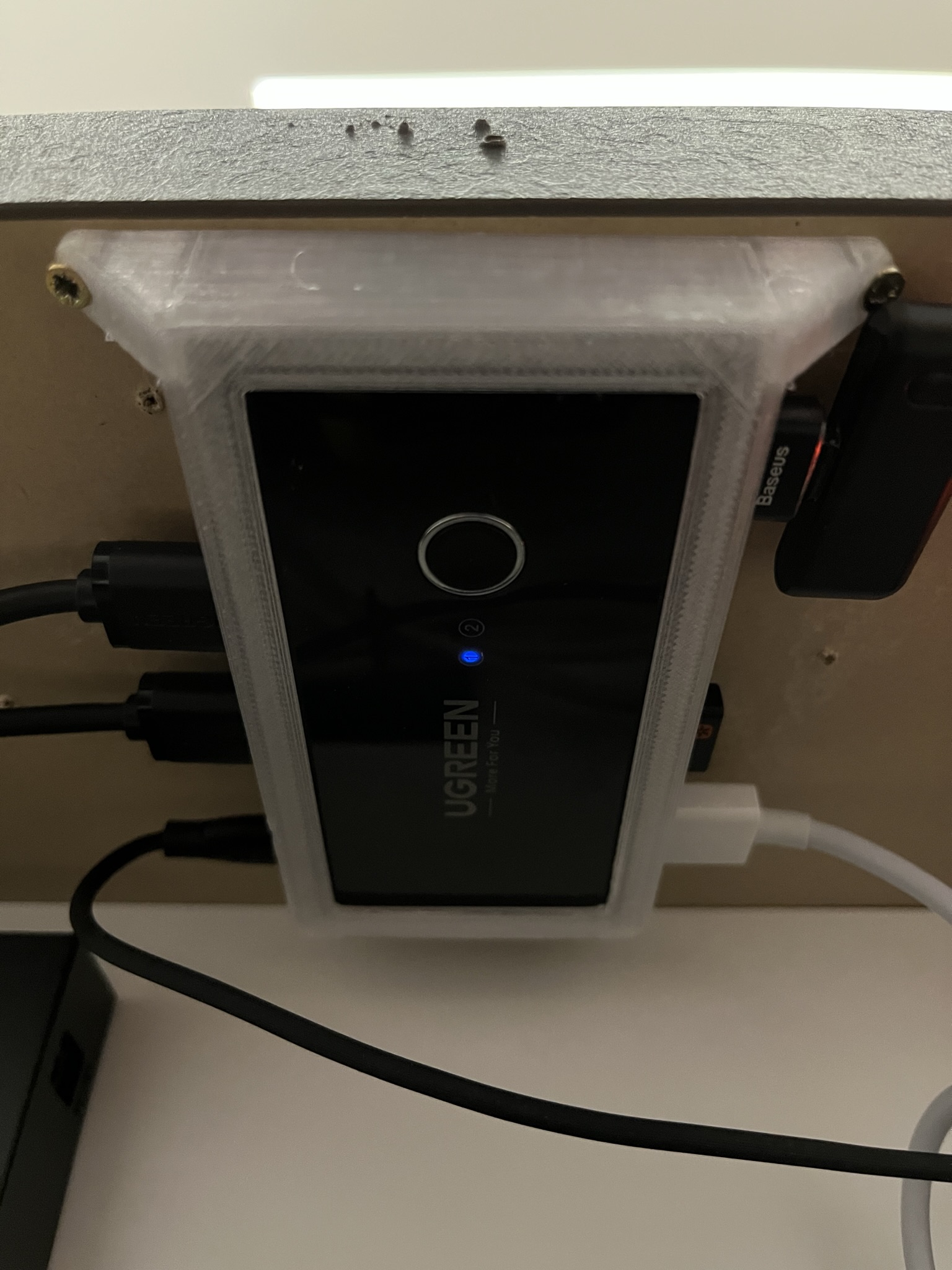 Ugreen USB KVM Desk holder