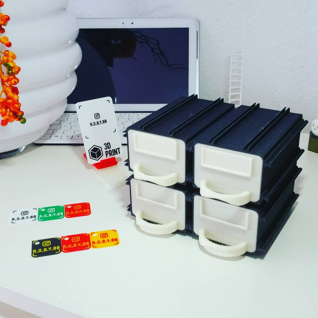 Miniatura 2 do modelo 3D Stackable Storage Box with Magnet