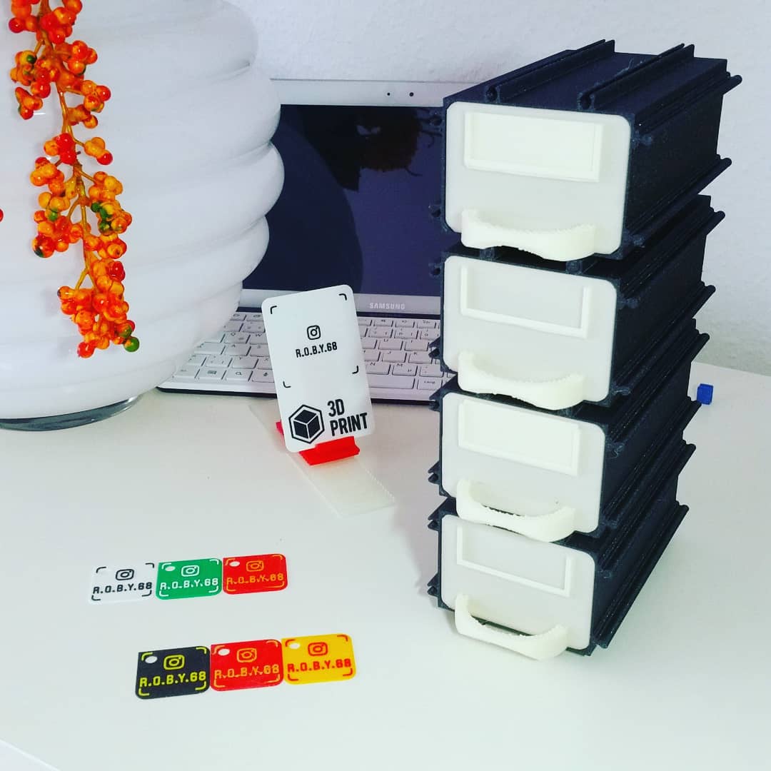Miniatura 3 do modelo 3D Stackable Storage Box with Magnet