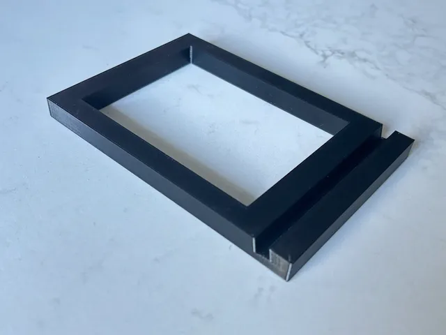 Minimalist iPad Pro M4 (2024) Stand