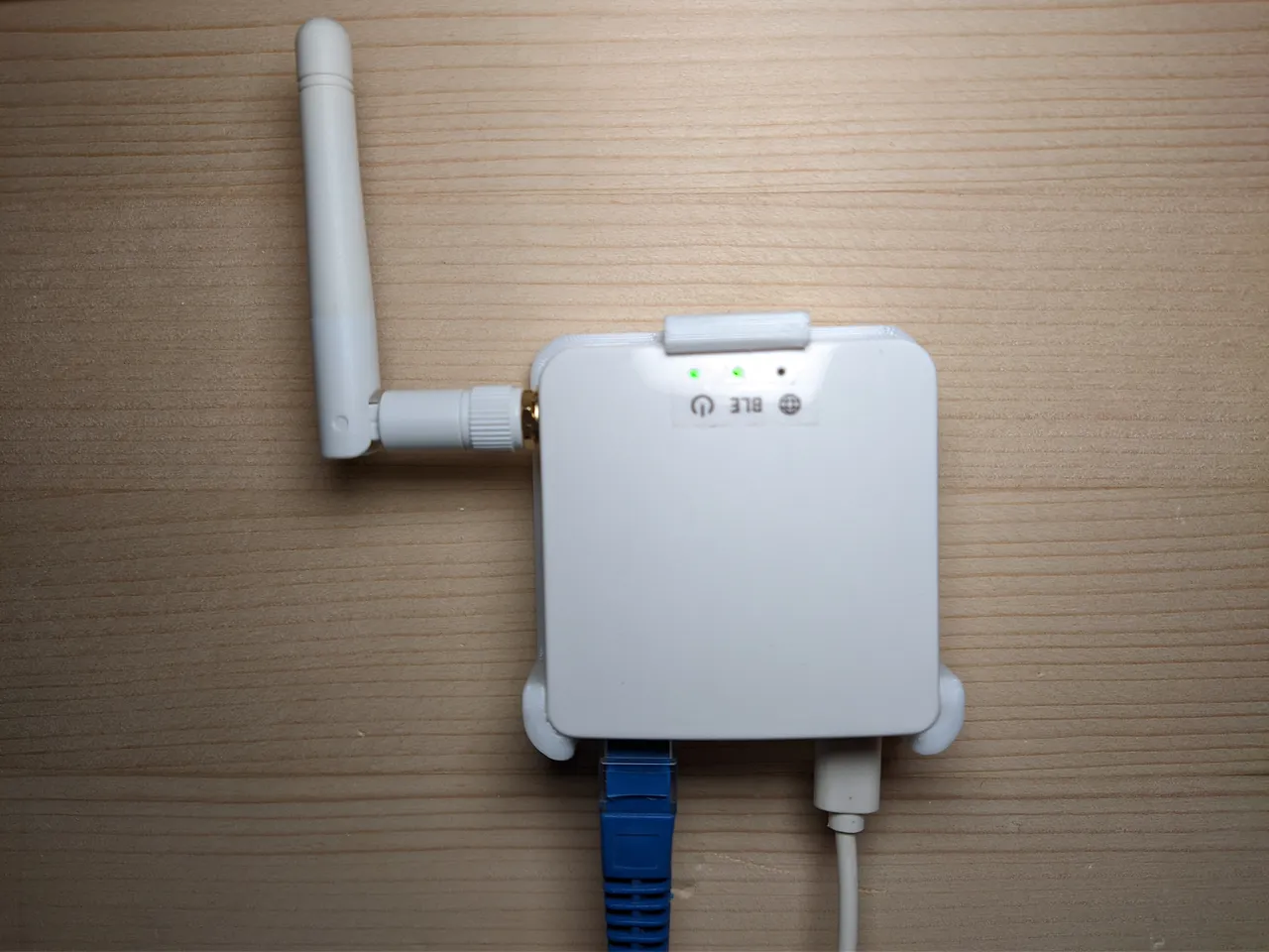 GL.iNet GL-S10 Bluetooth gateway wall mount by Blakadder, Download free  STL model