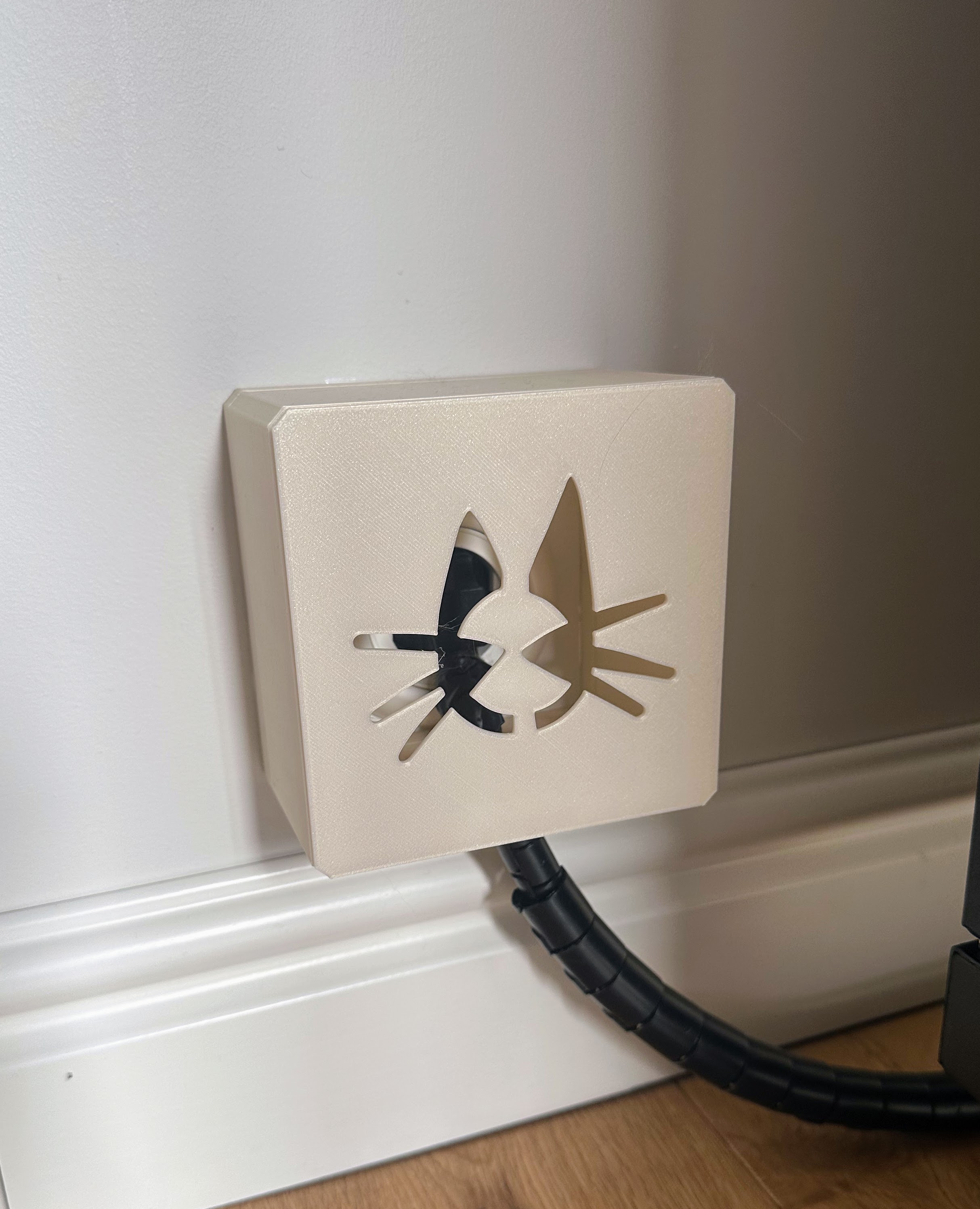 Cat outlet protector by sqroot Download free STL model