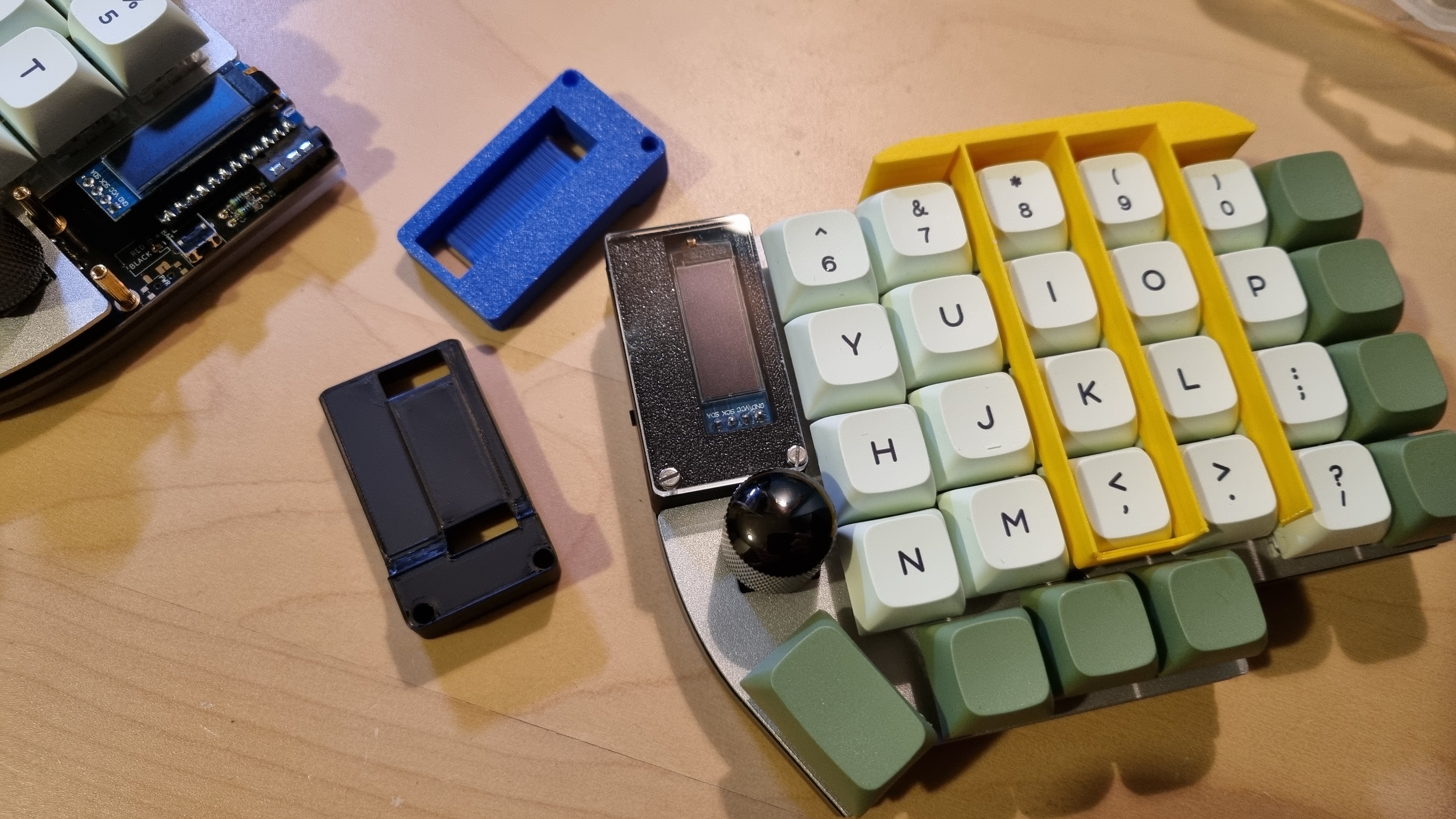 Aurora Lily58 Oled Housing