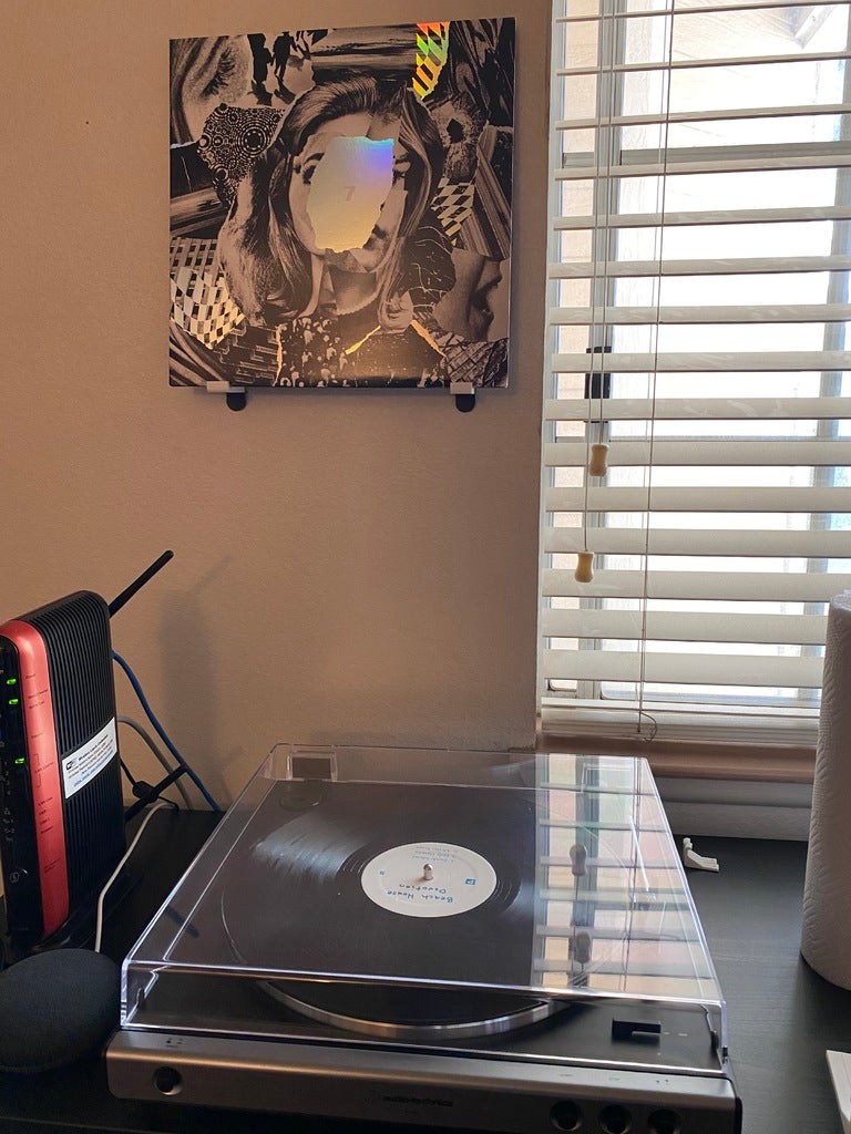 Vinyl Record Wall Mount (Now Playing)