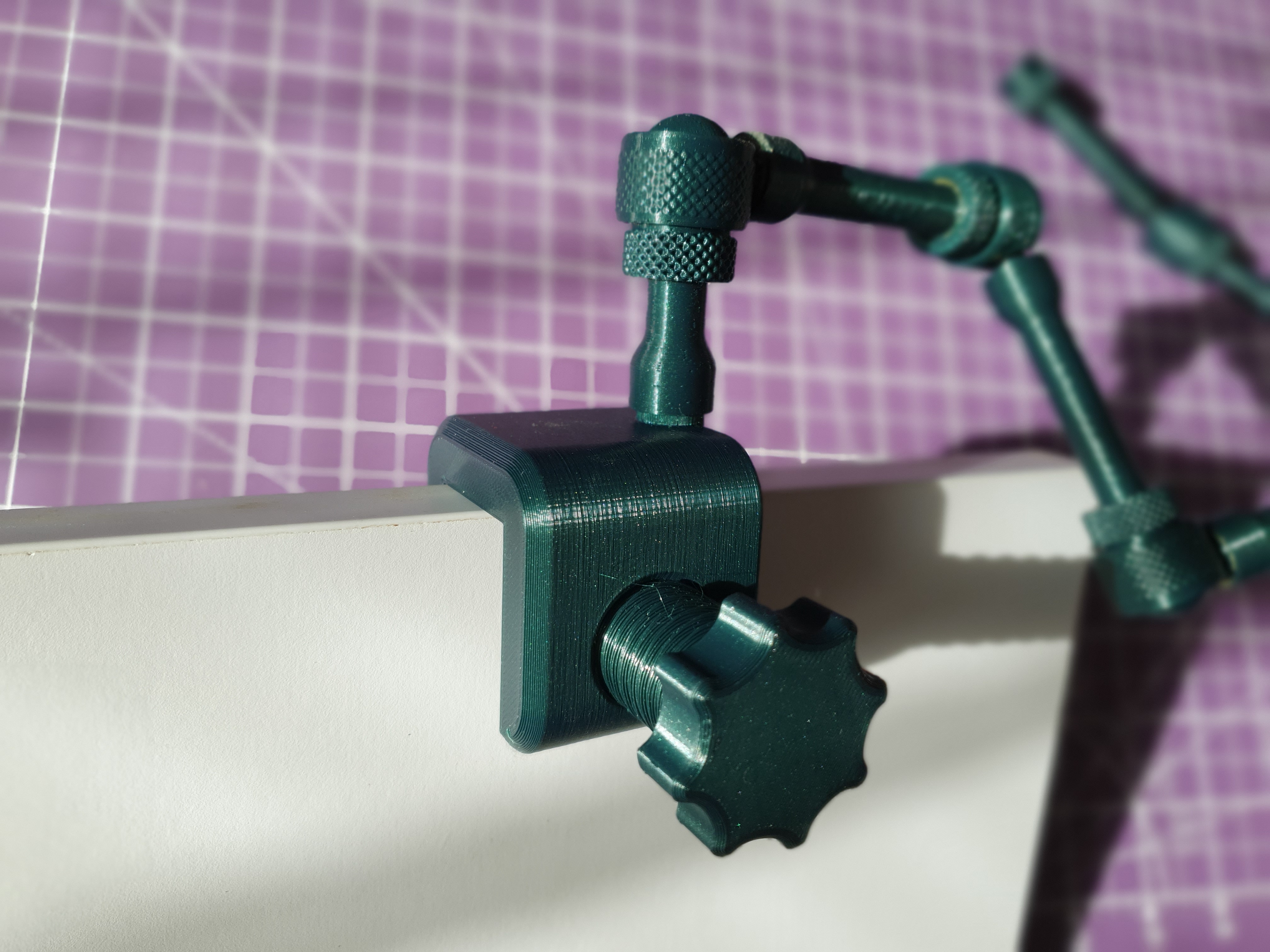 Articulated Arm clamp 3D model thumbnail