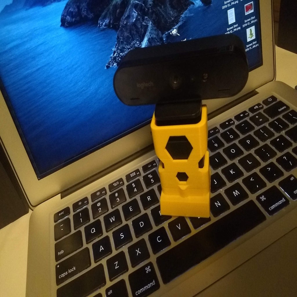 Logitech BRIO webcam tripod adapter