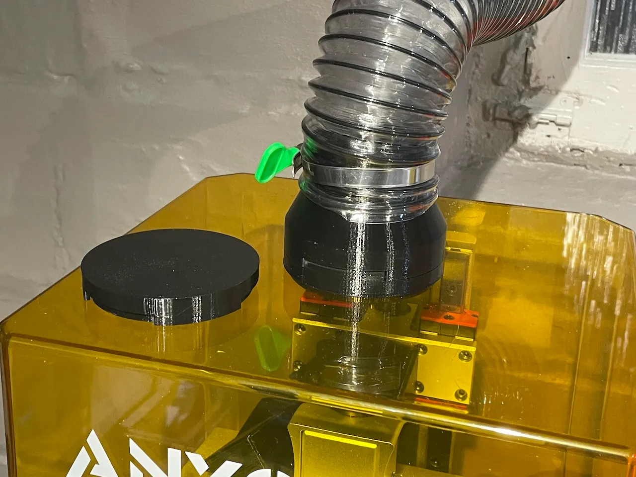 Resin printer fume extraction bolt-through magnetic coupler by Erik van de  Pol, Download free STL model