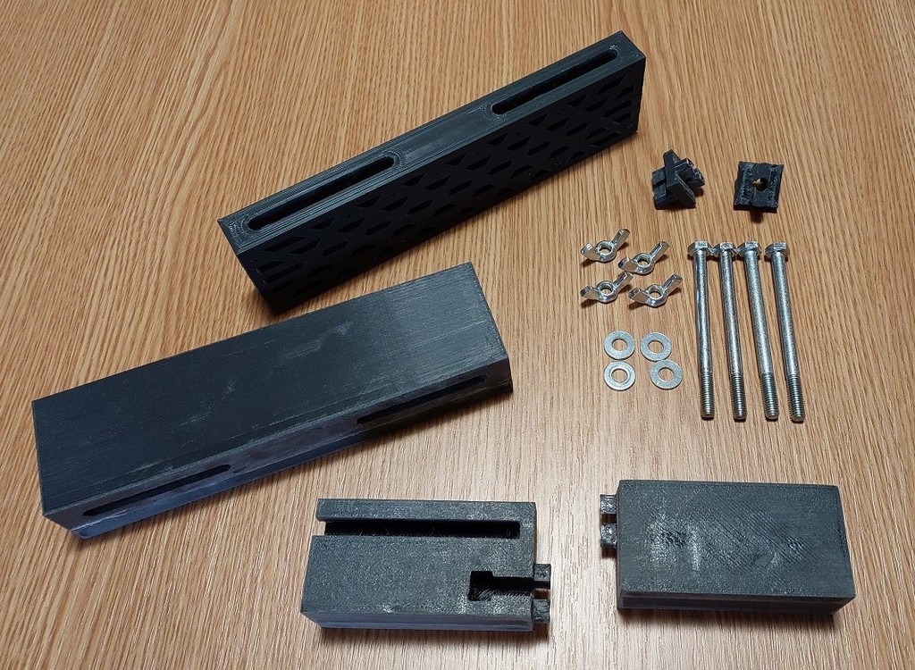 Adjustable hinges jig for router by Sorin B Download free STL model