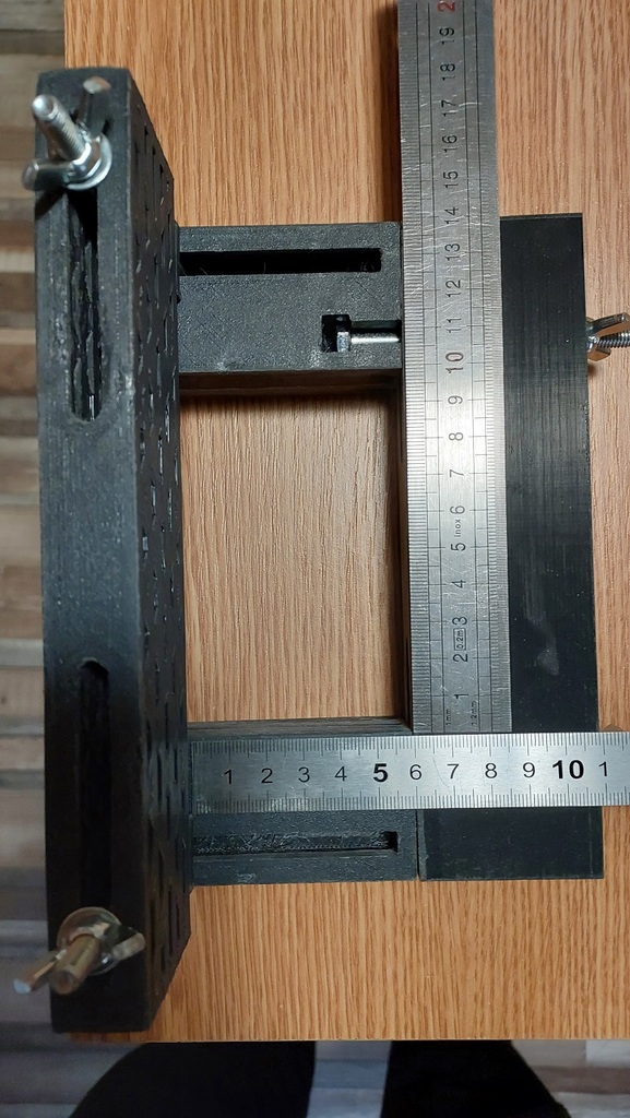 Adjustable hinges jig for router by Sorin B Download free STL model