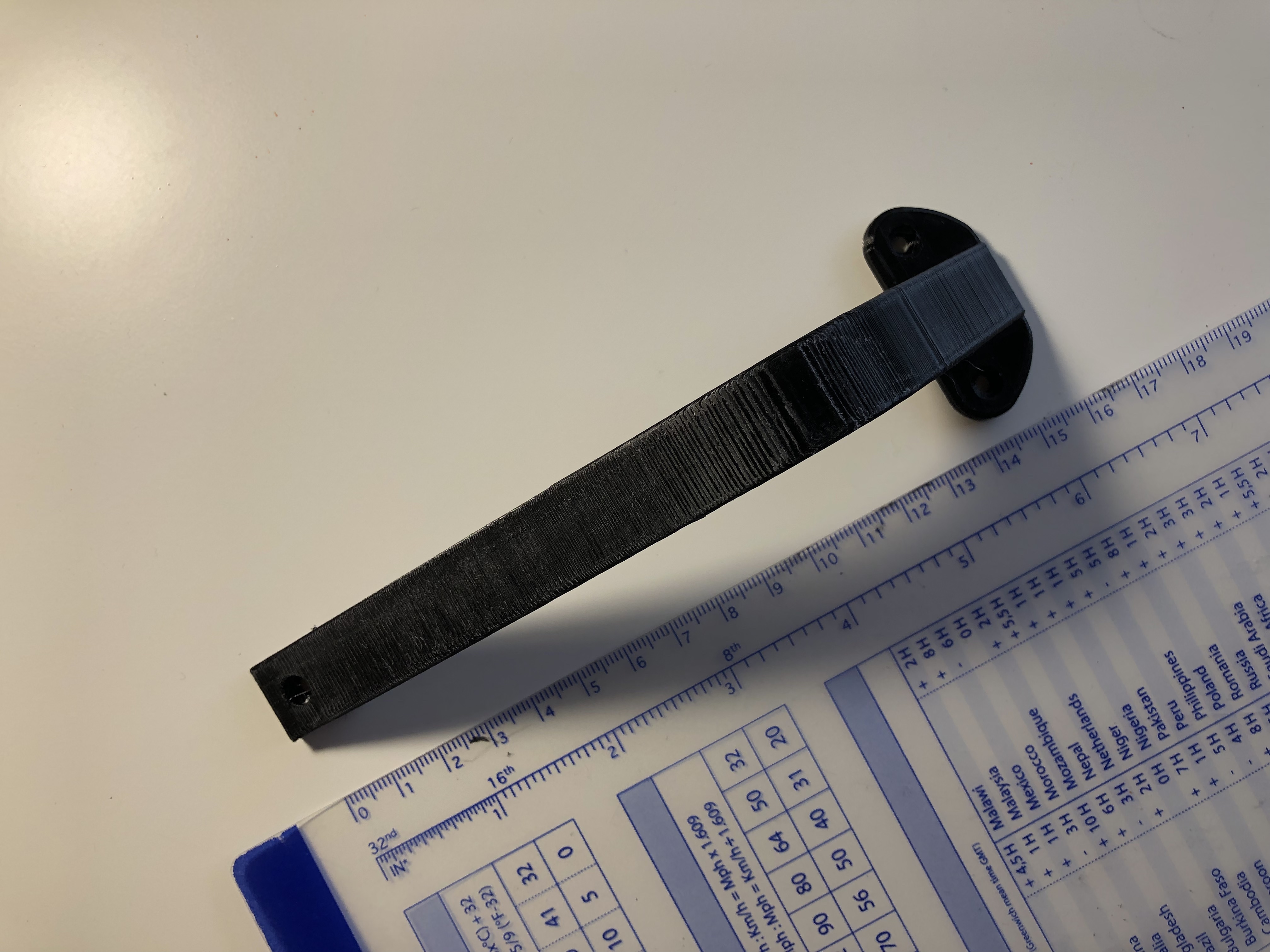 Curved garage door handle by Girard Station Download free STL model