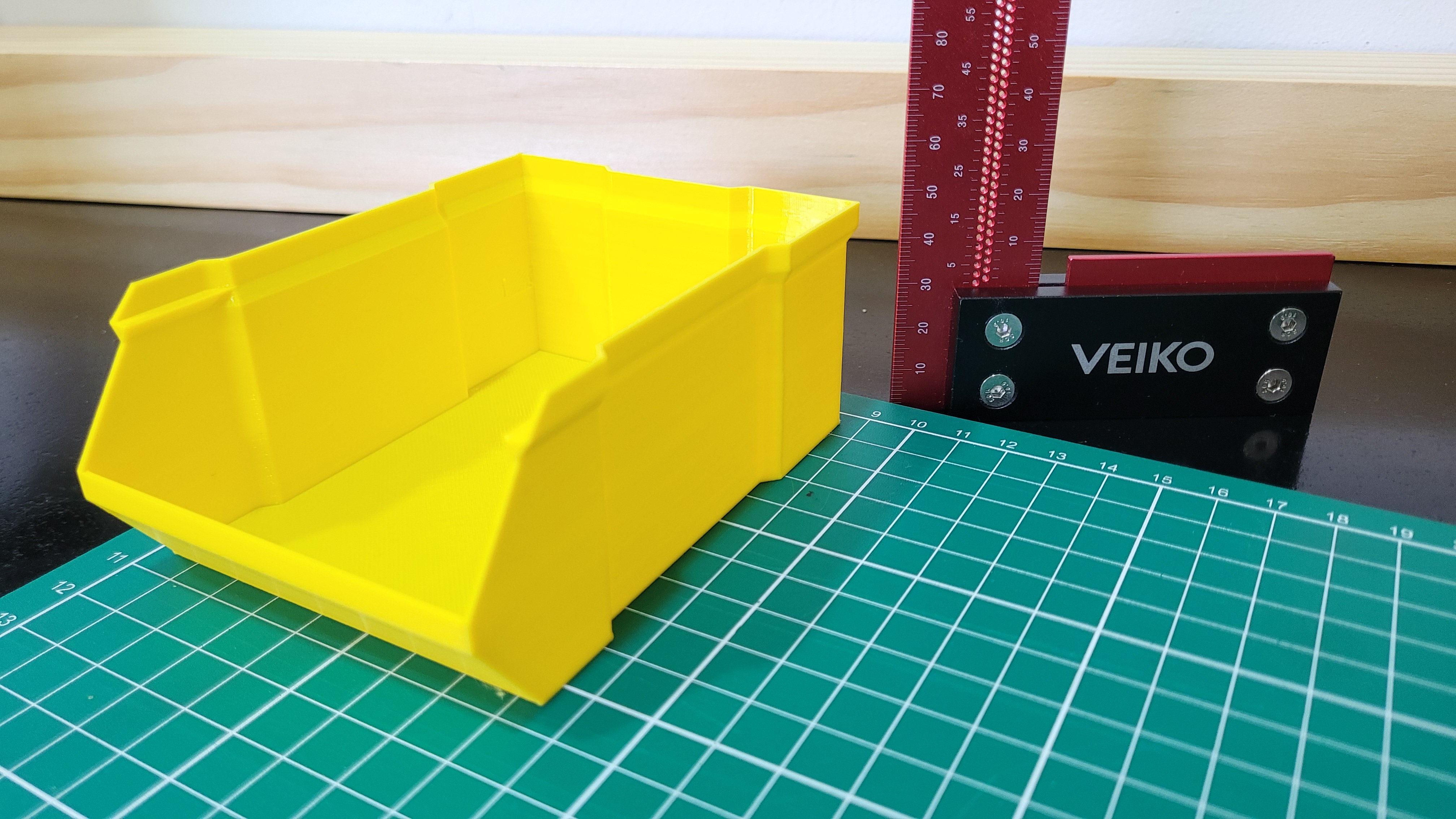 Miniatura 4 do modelo 3D Simple stackable box without dividers