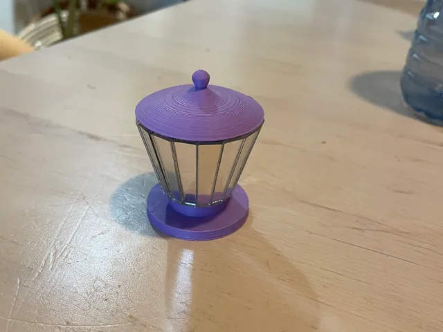 Mini Red Raven Praxinoscope