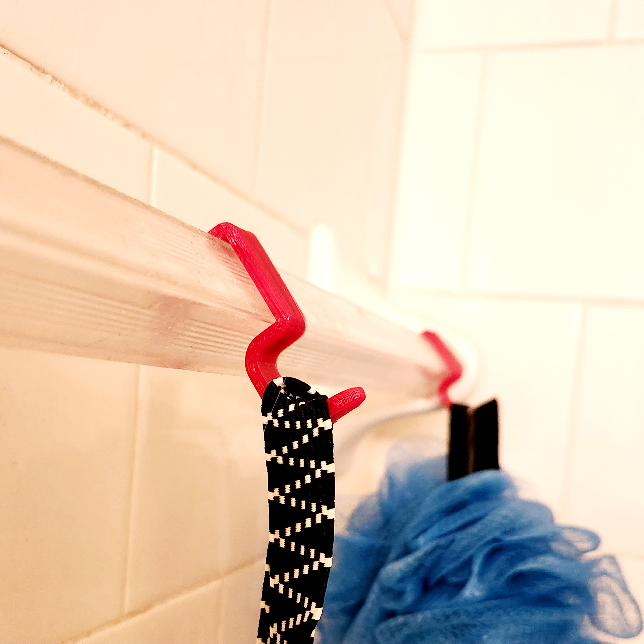 Shower hook for square bar