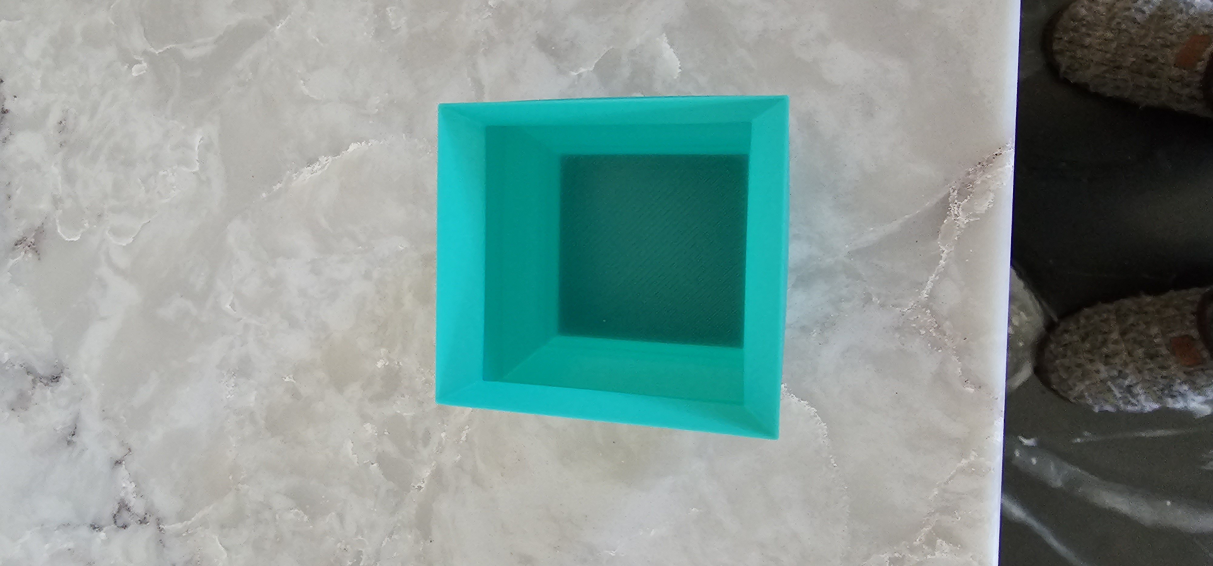 Miniatura 2 do modelo 3D Mini Square Vase