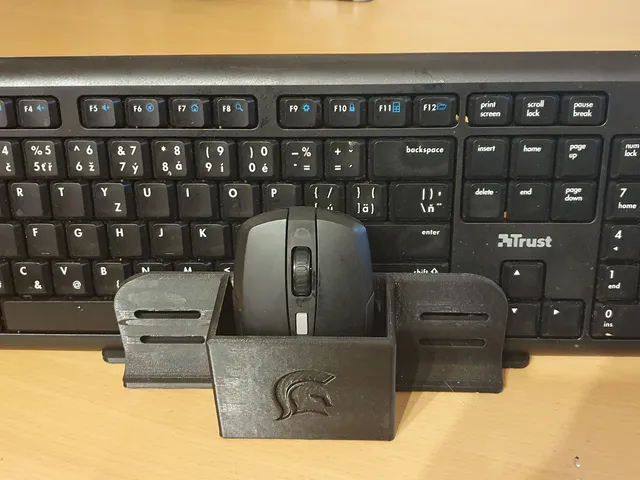 Keyboard and mouse desktop stand
