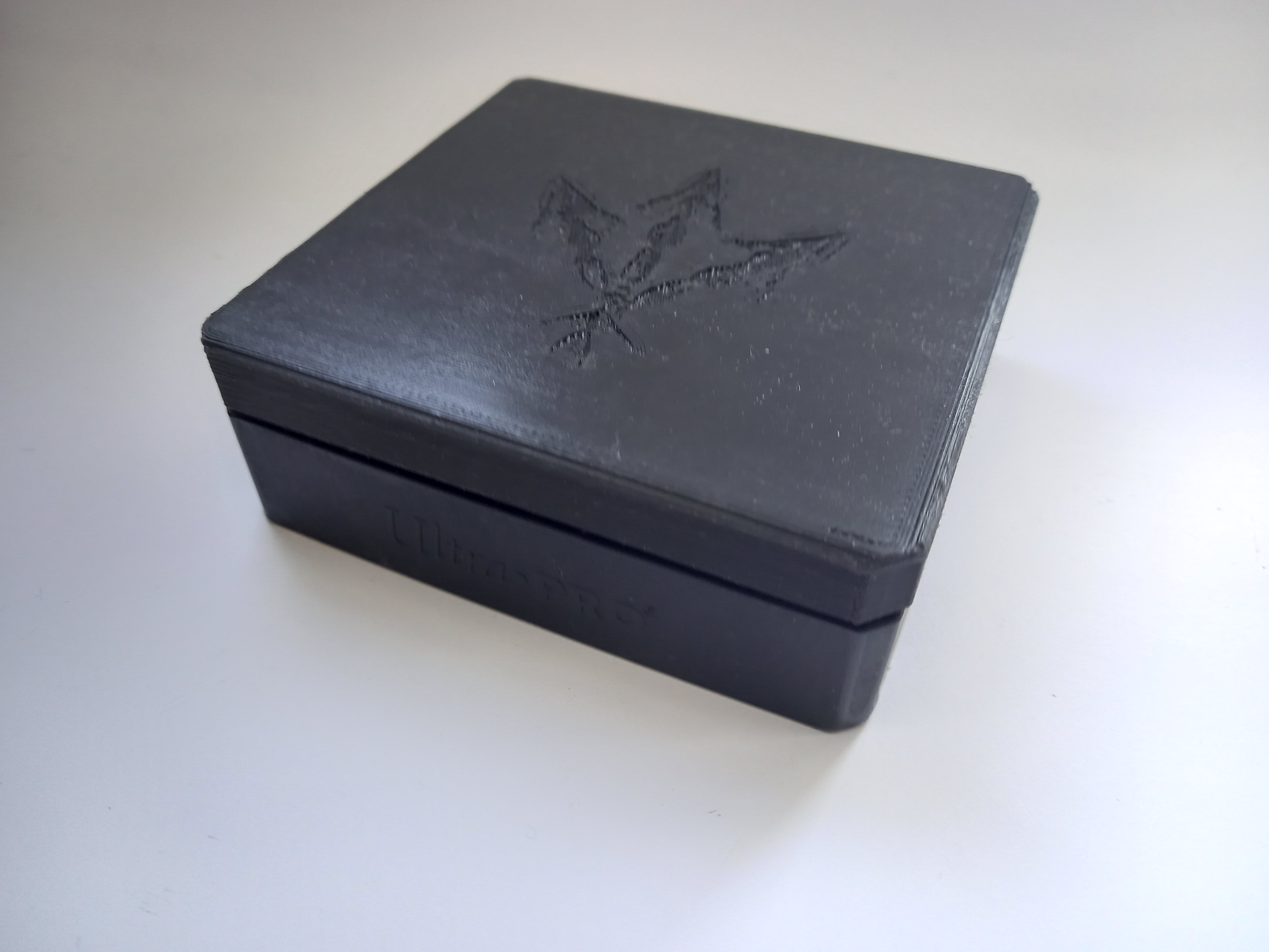 Lid for UltraPro bottom with Magic Missile design to make it a portable dice tray