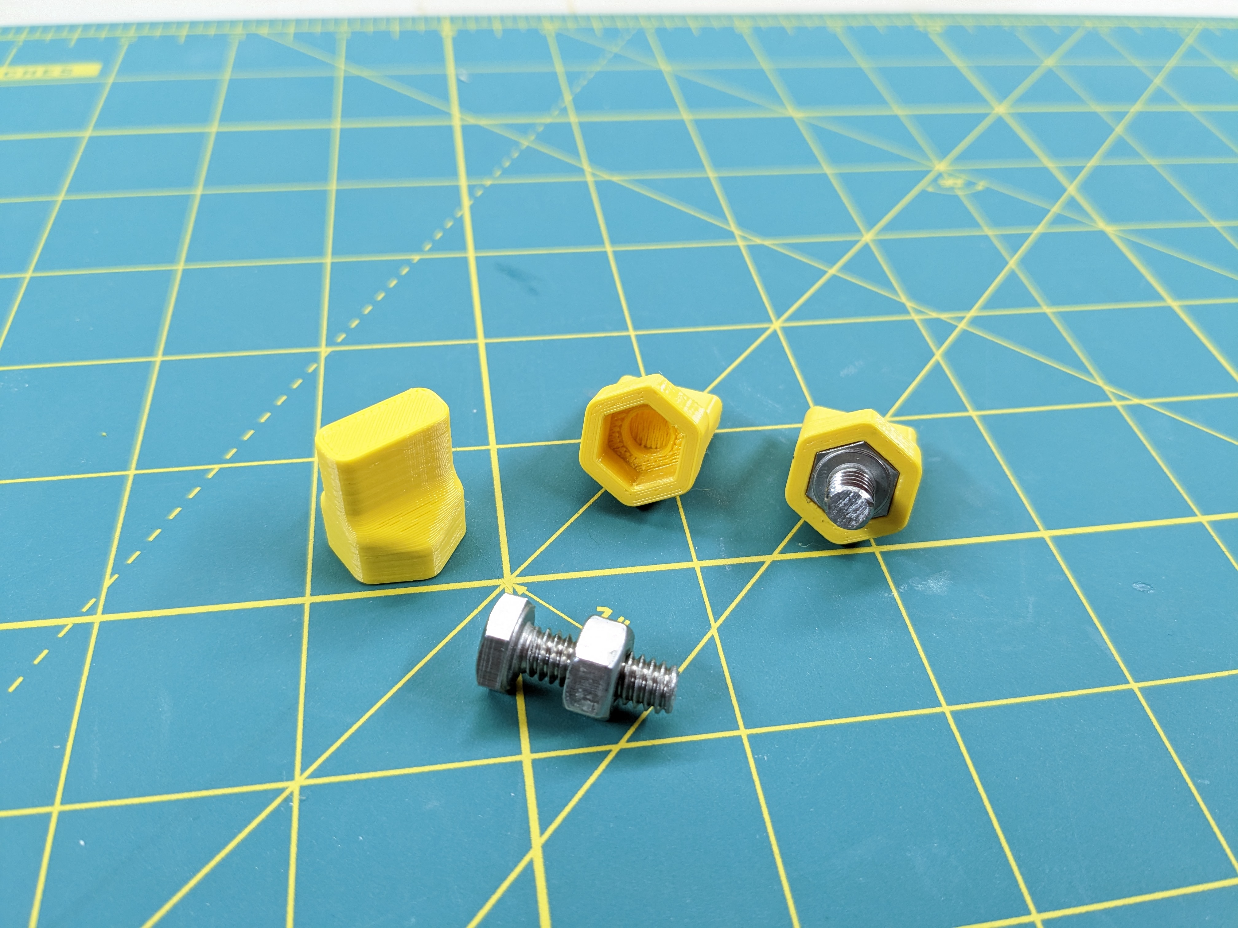 Thumb screw fastner for 1/4 inch nut or bolt (1/4-20), no supports needed