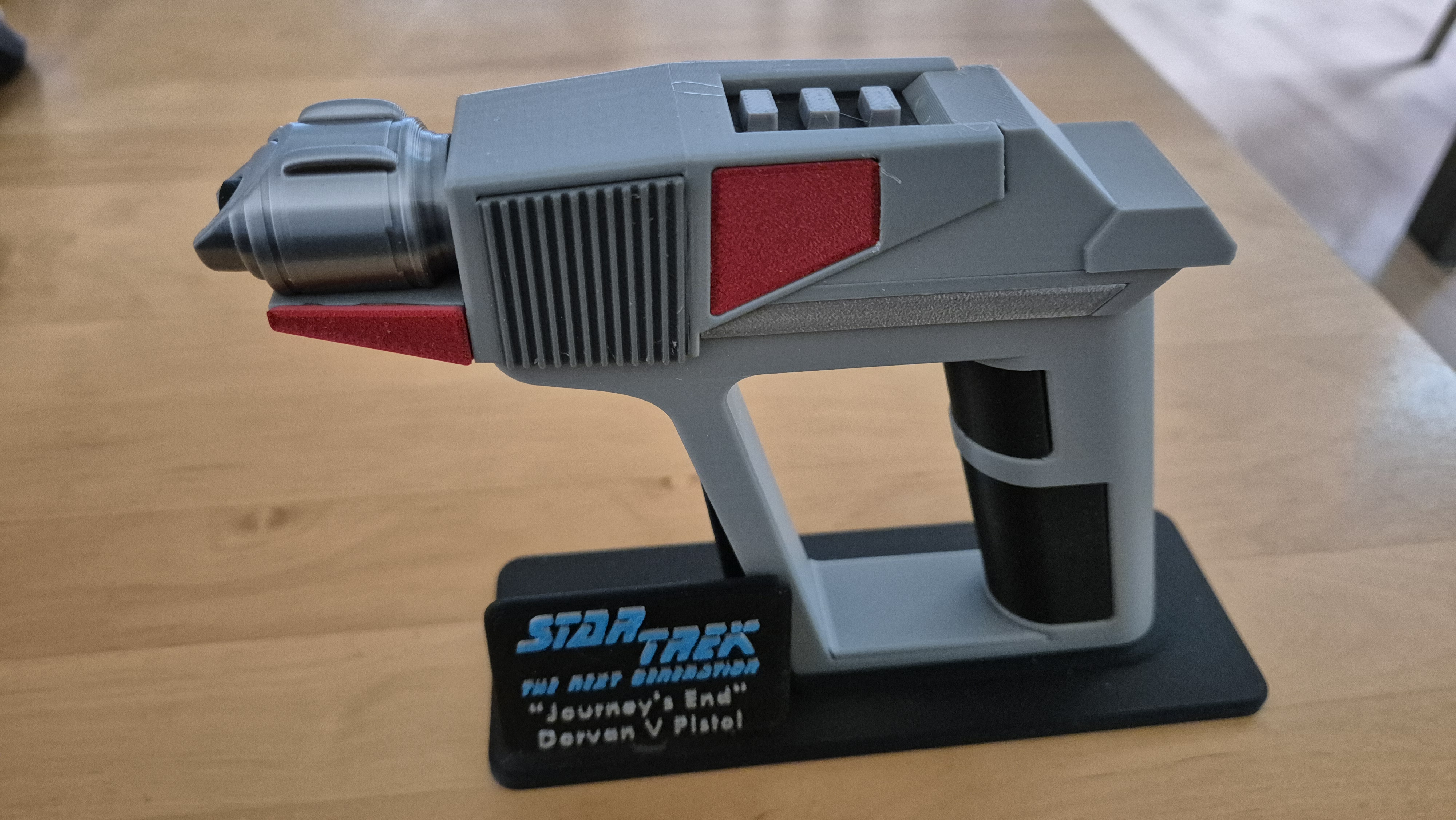 Star Trek TNG DorvanV Blaster