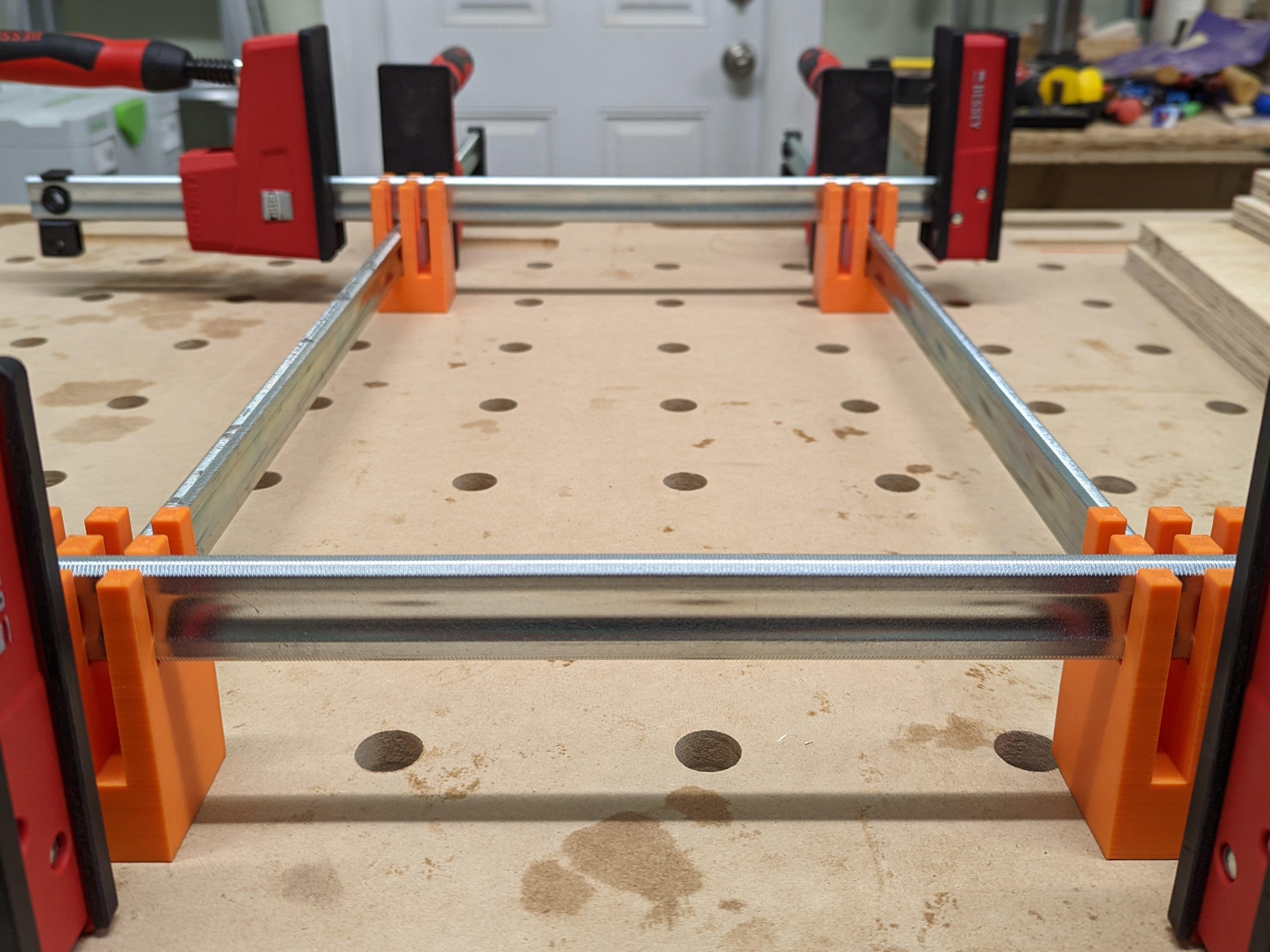 Perpendicular Clamping Block for Parallel Clamps by Robert Bieber
