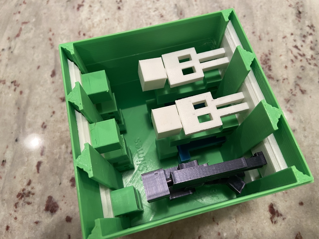 Miniatura 4 do modelo 3D Case for the Complete Minecraft Chess Set