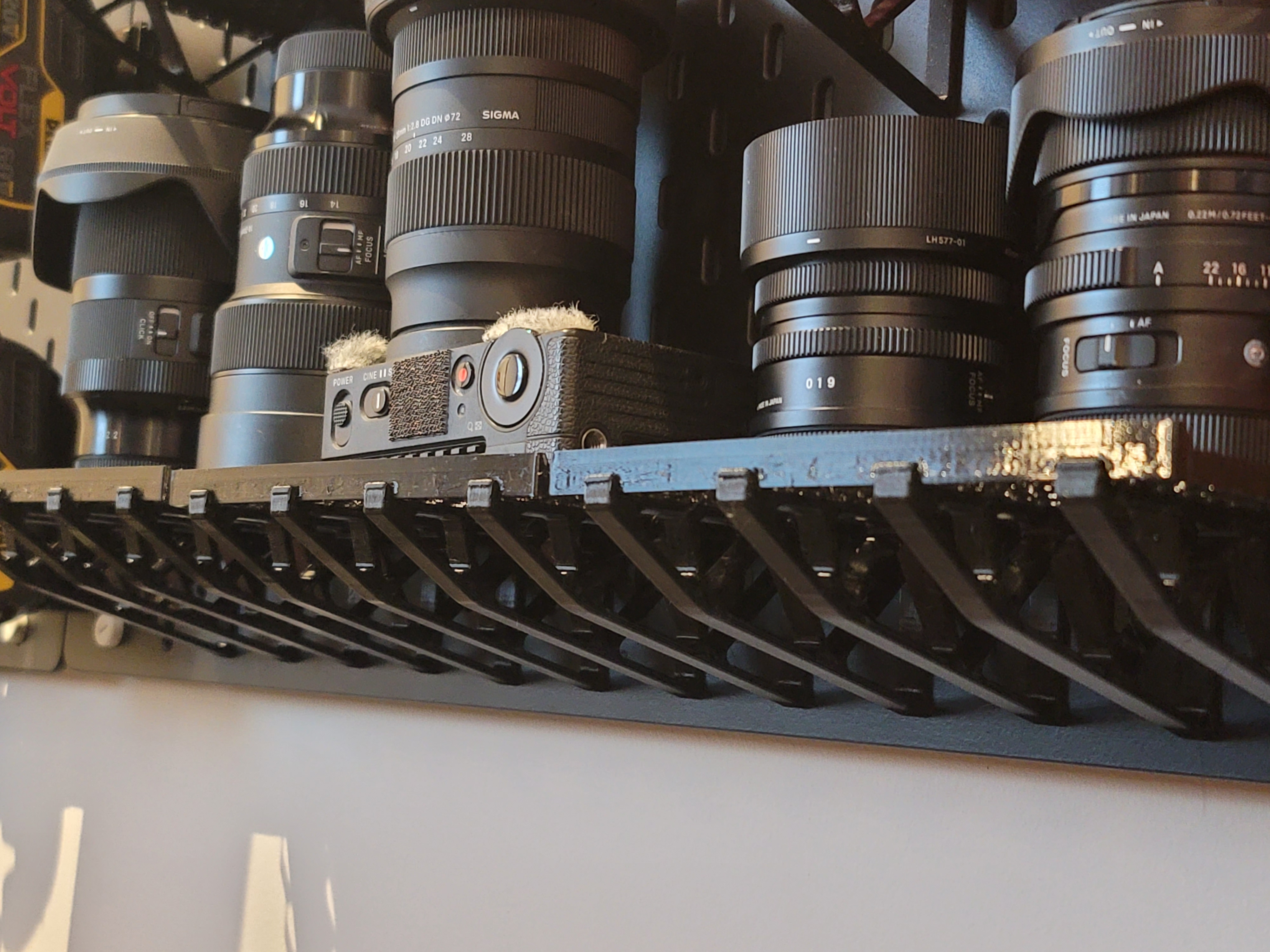 Skadis continuous shelf - 4 Bracket Remix 3D model thumbnail