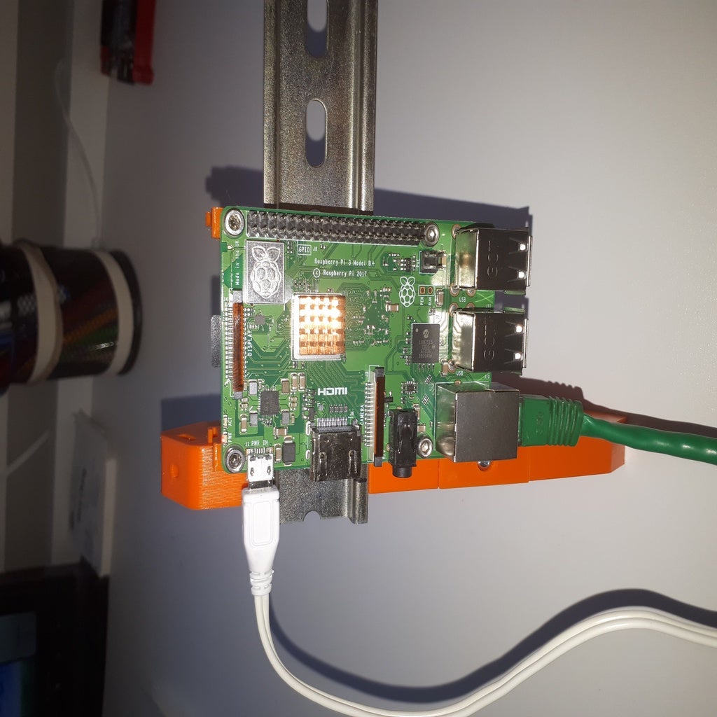 DinRail Mount for Raspberry Pi 3B+ Portrait by Dajosco Download free