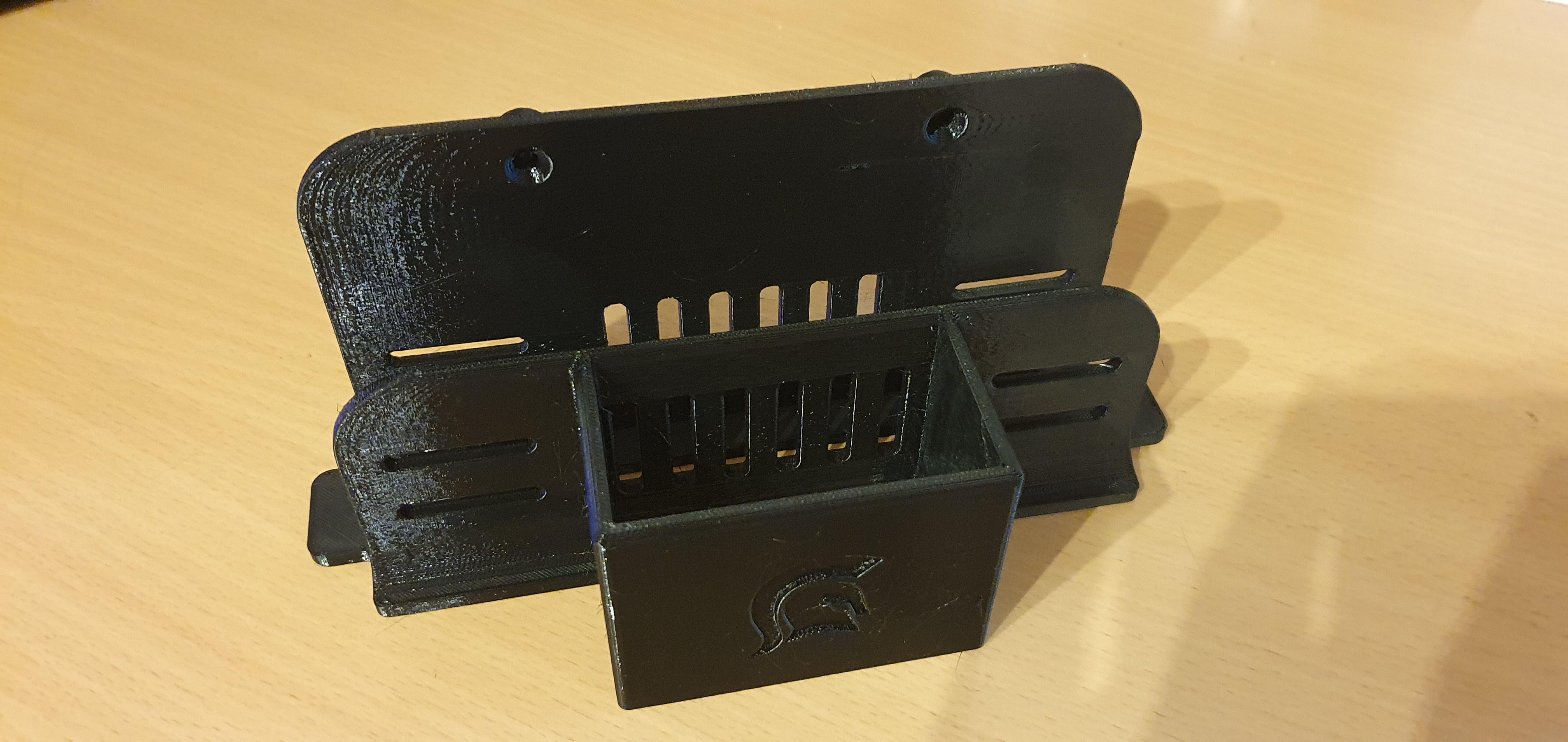 Keyboard and mouse wallmount holder