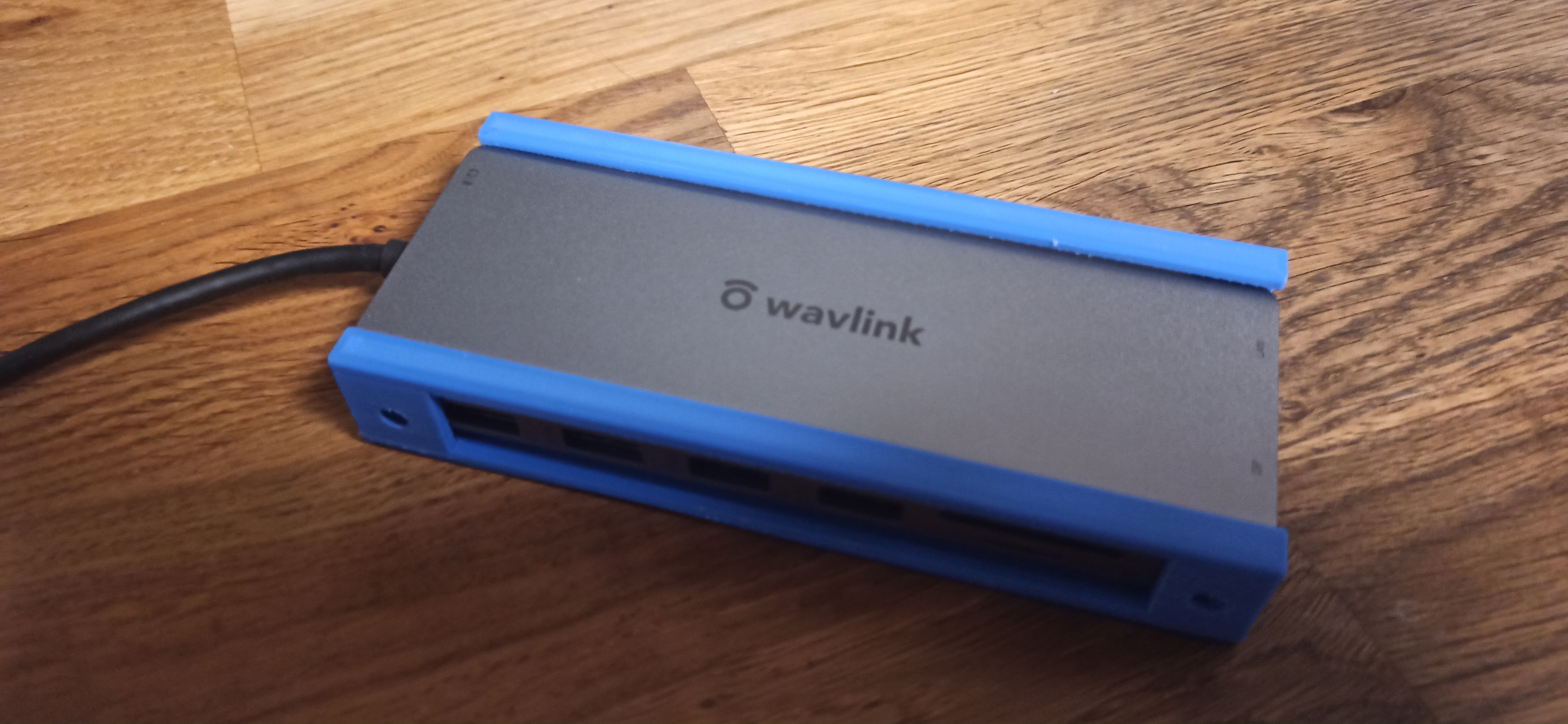 Holder Wavlink UMD502 USB-C adapter