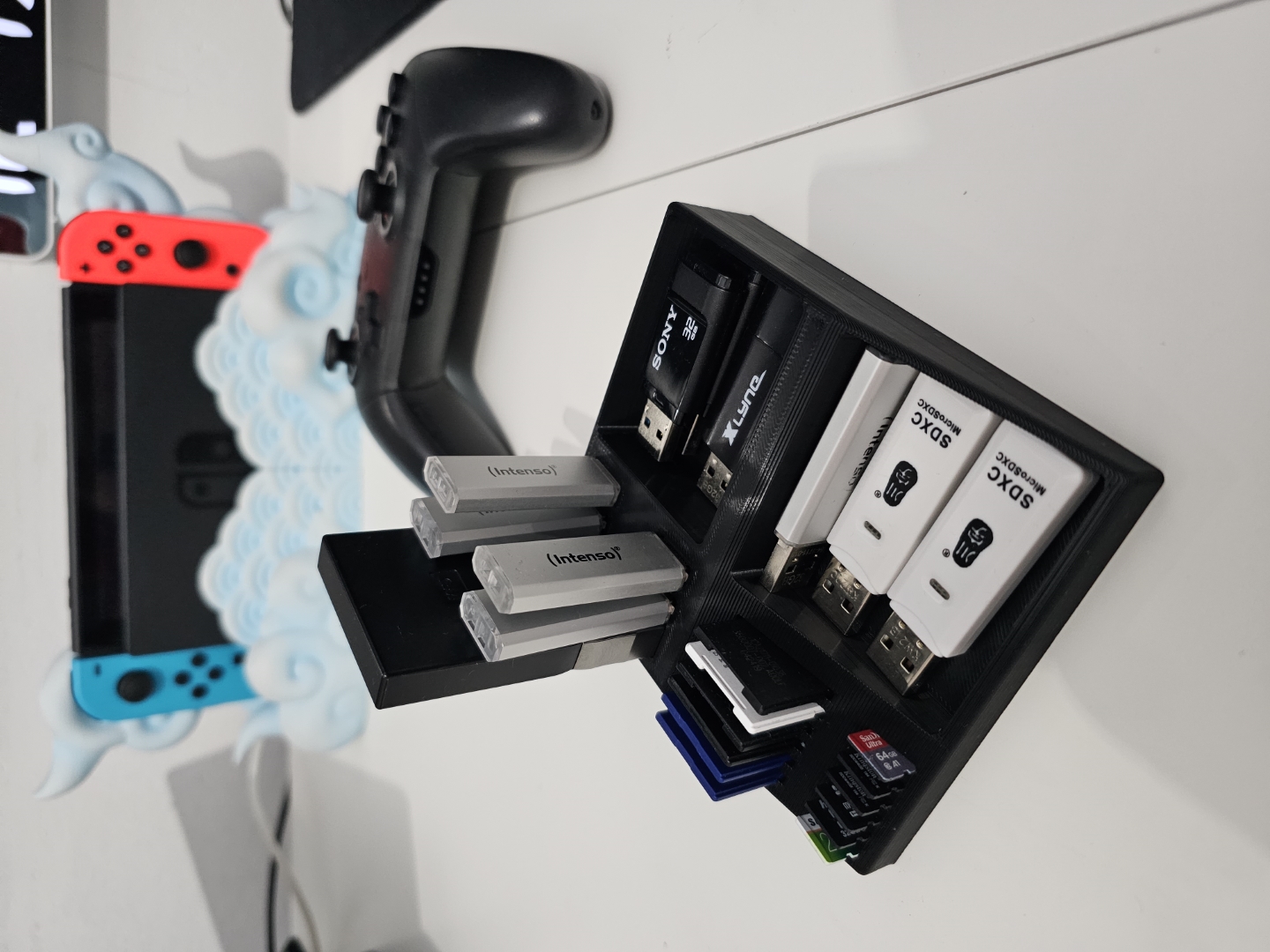 USB Geräte Halter Miscellaneous USB Devices Holder by AndyG68