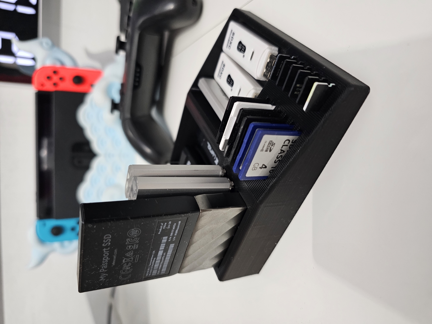 USB Geräte Halter Miscellaneous USB Devices Holder by AndyG68