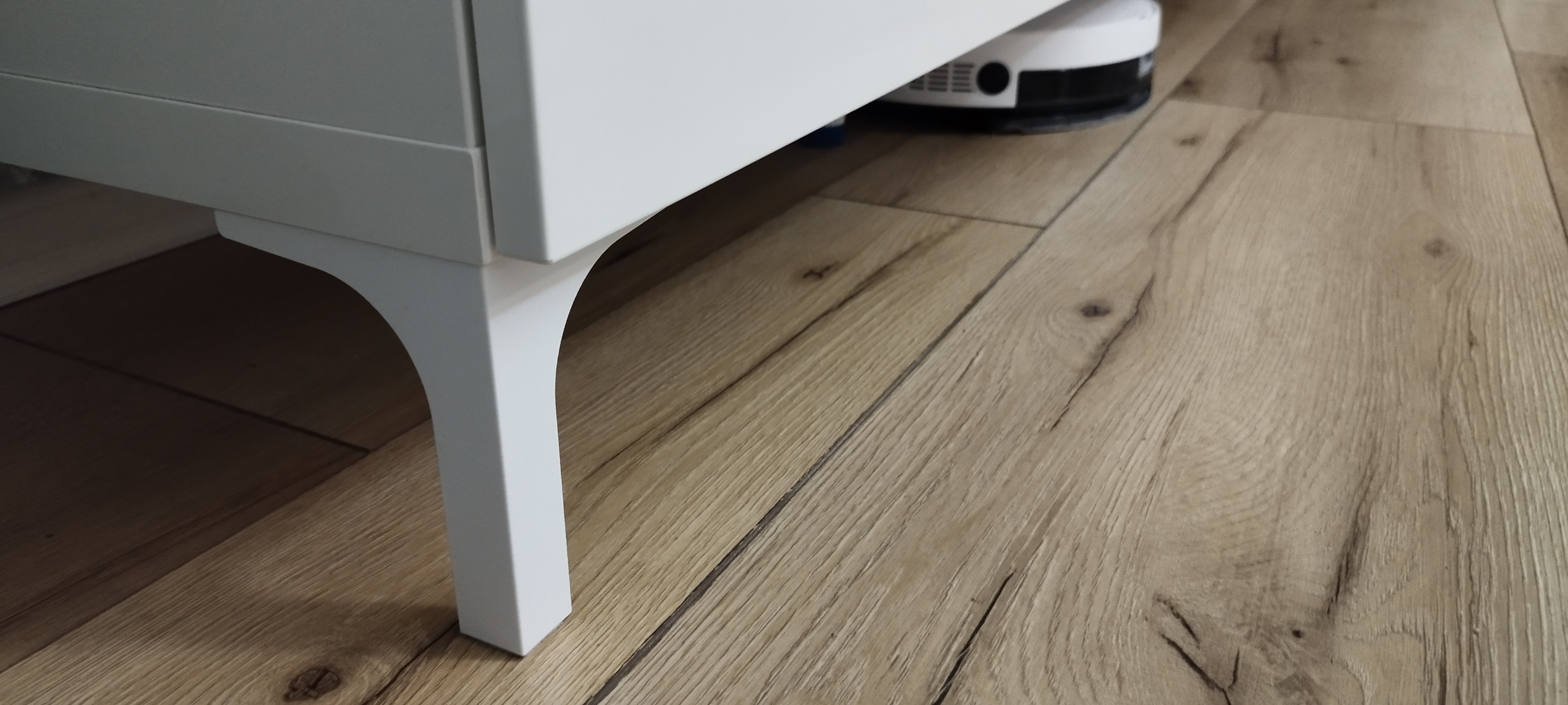 IKEA Besta Nannarp Leg and center leg extension by Tomasz Flaczek